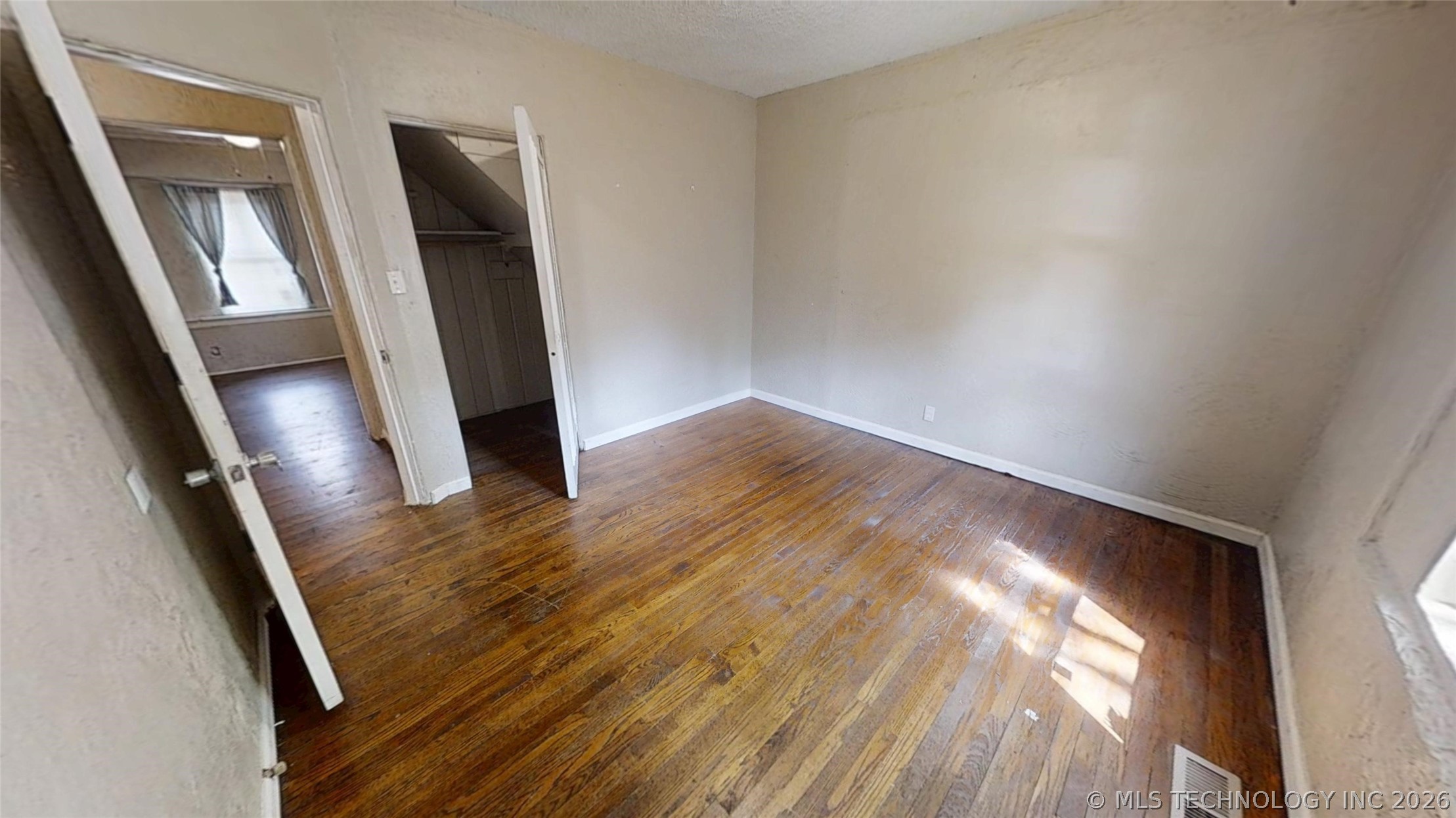 855 N Delaware Place Property Photo 24