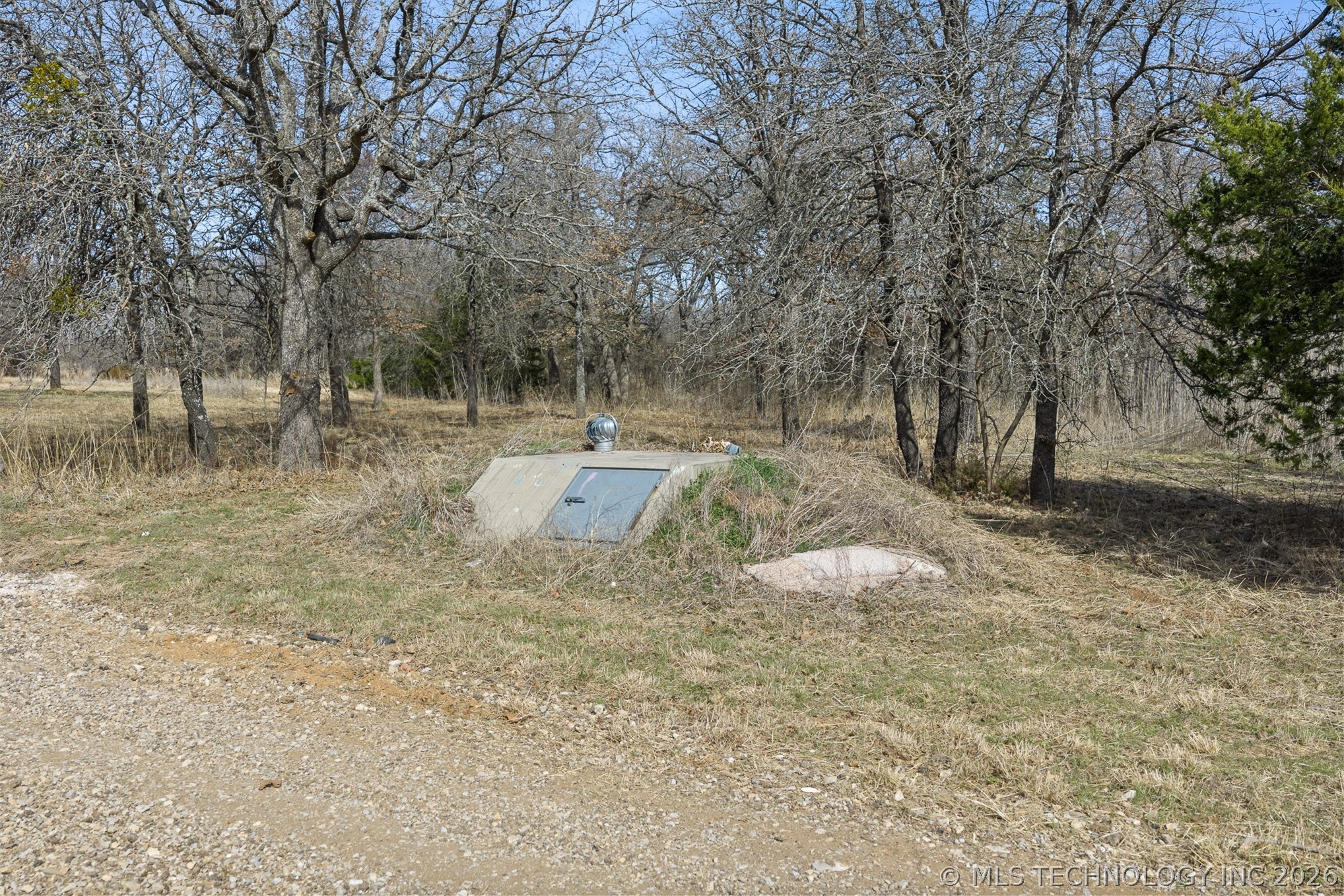 1750 Rolling Hills Road Property Photo 11
