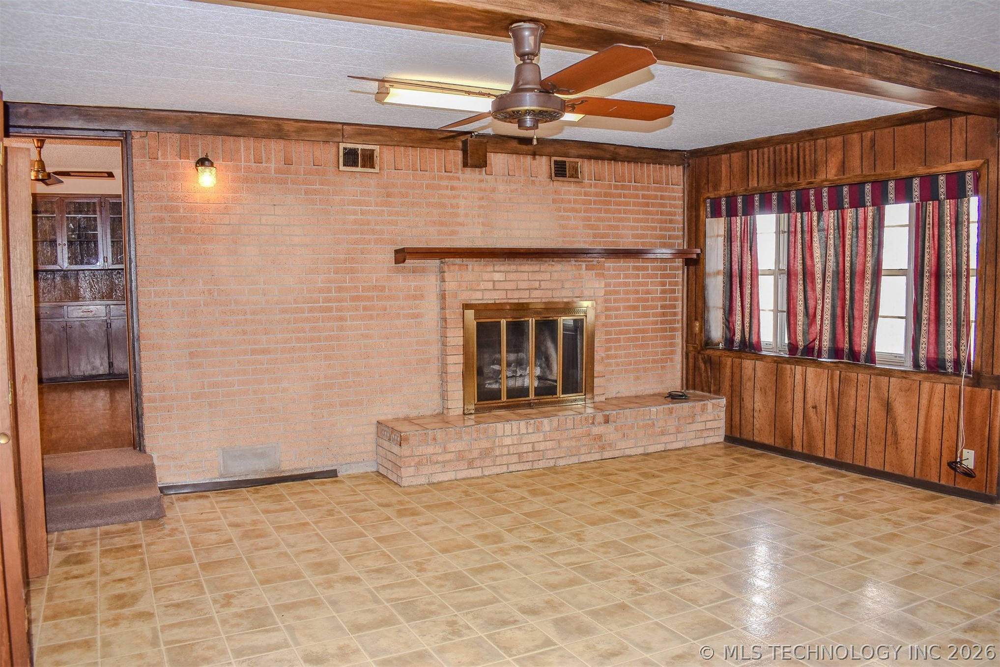 1414 E Kirk Street Property Photo 3