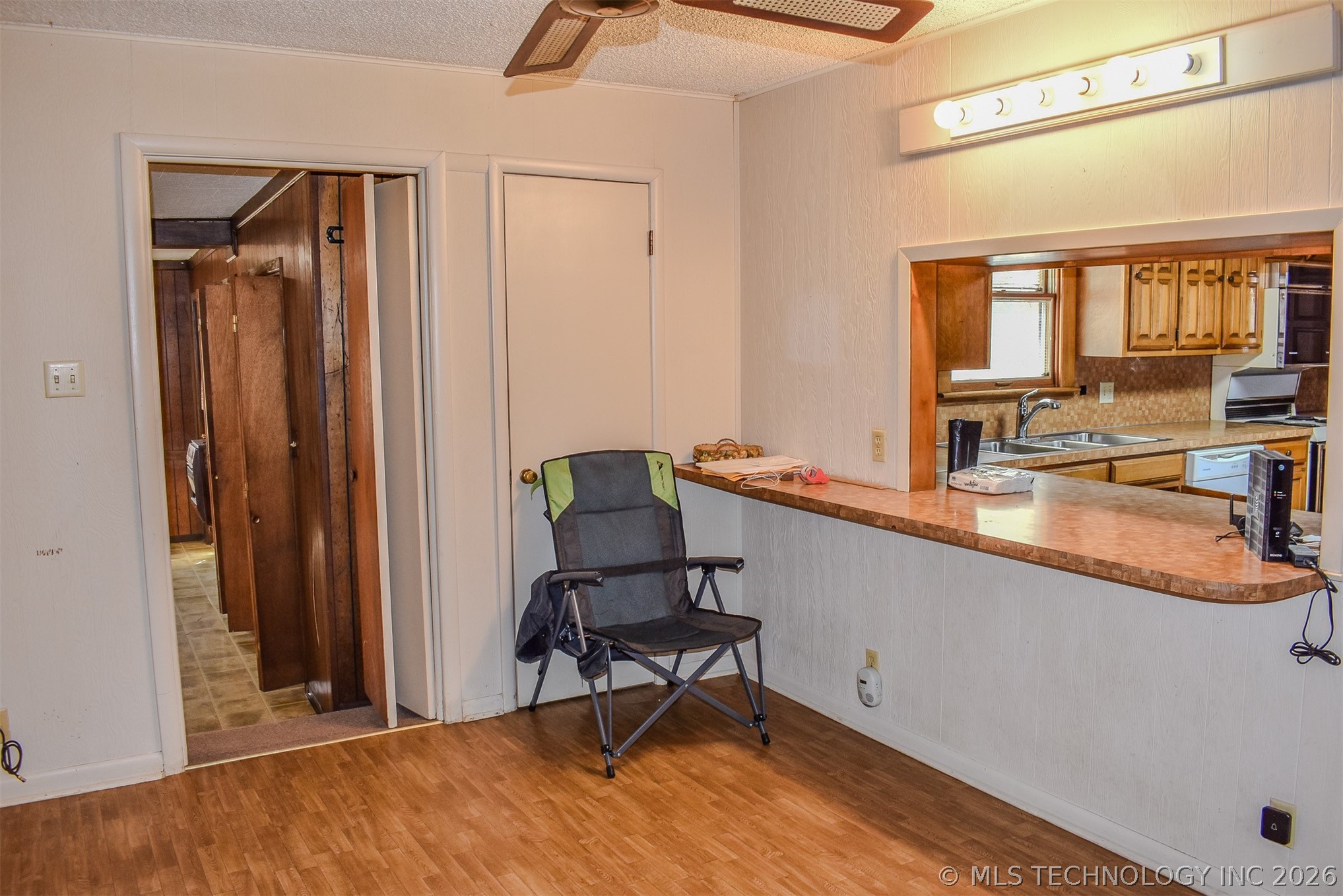 1414 E Kirk Street Property Photo 9
