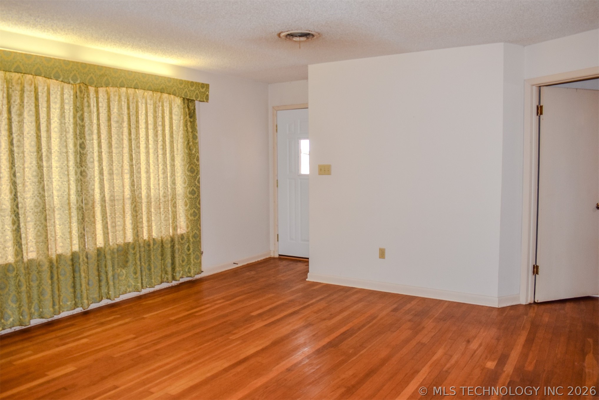 1414 E Kirk Street Property Photo 12