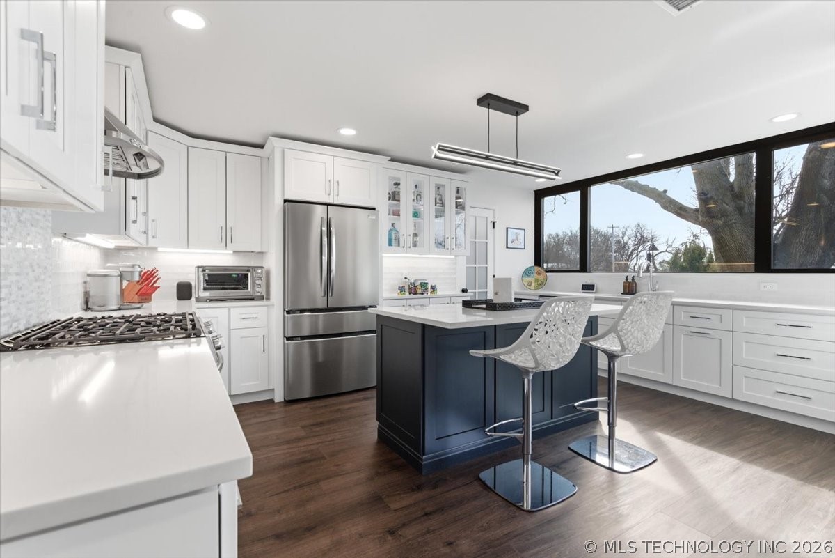 611 W 15th Street H2 Property Photo 5