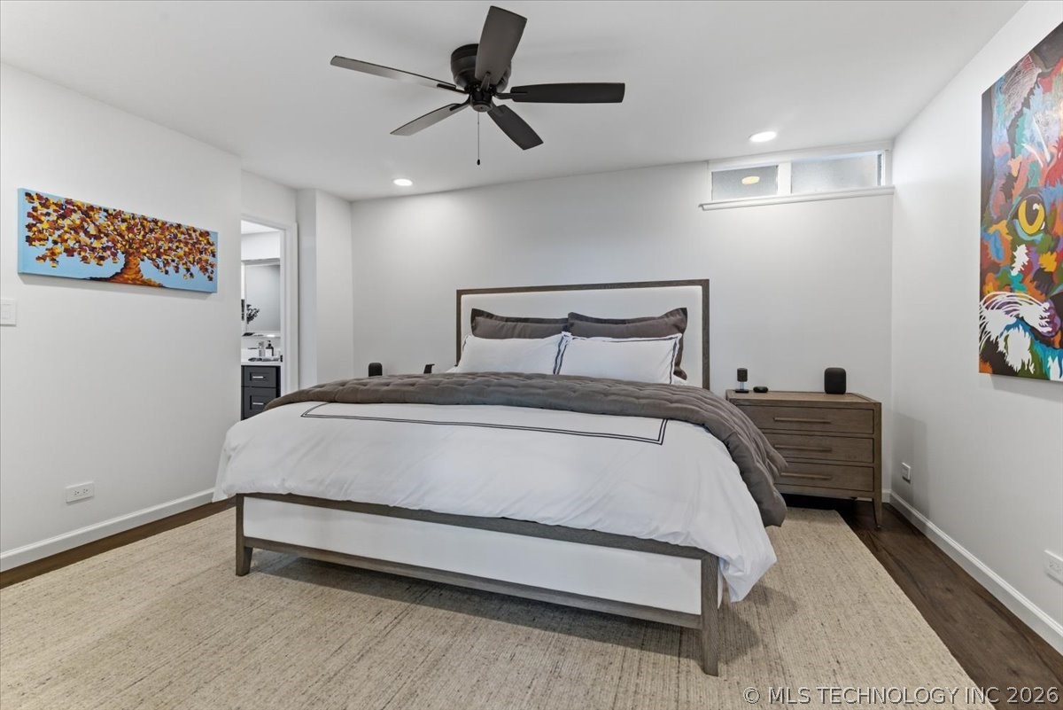 611 W 15th Street H2 Property Photo 15