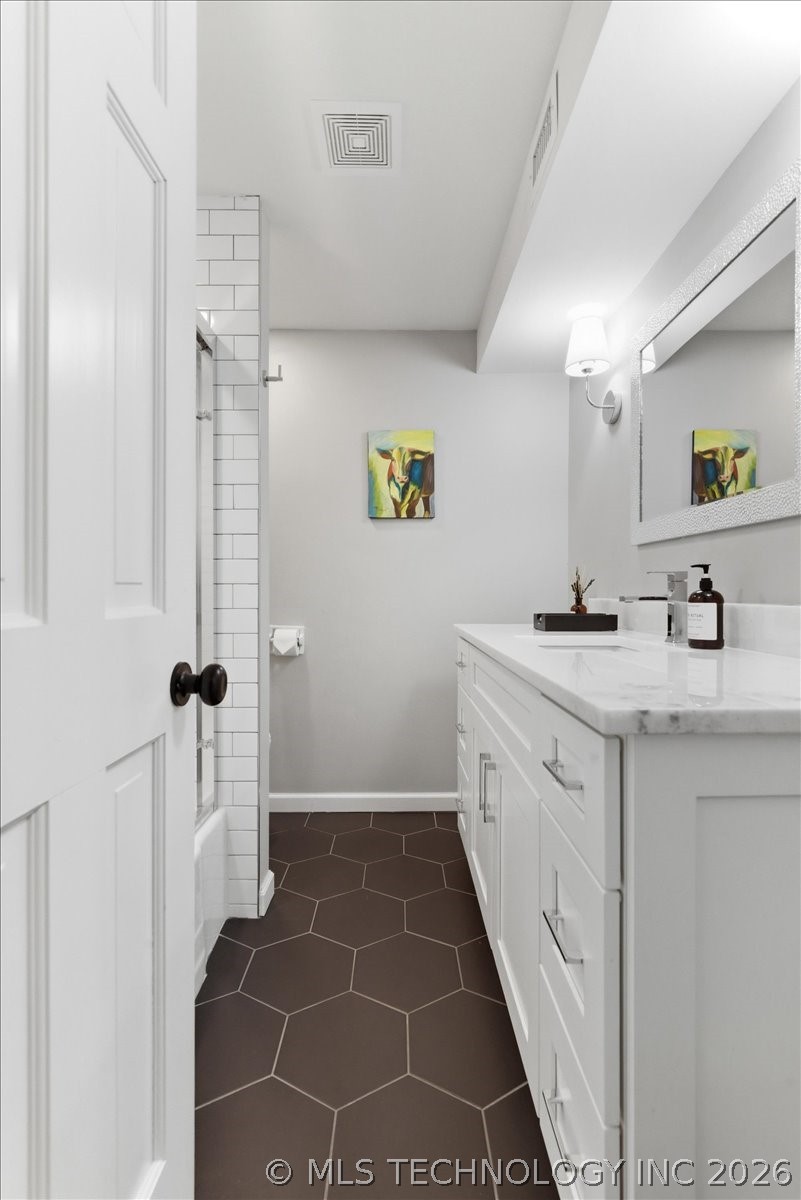 611 W 15th Street H2 Property Photo 25