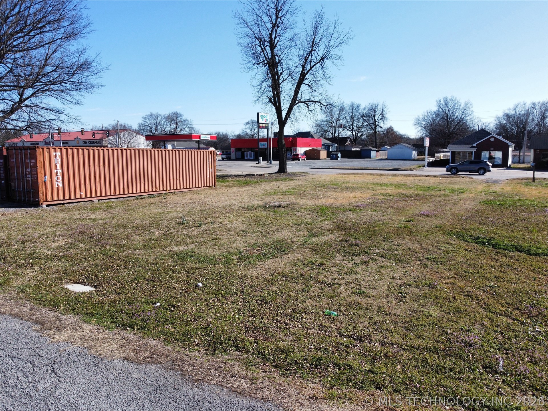 515 E Wyandotte Property Photo 9