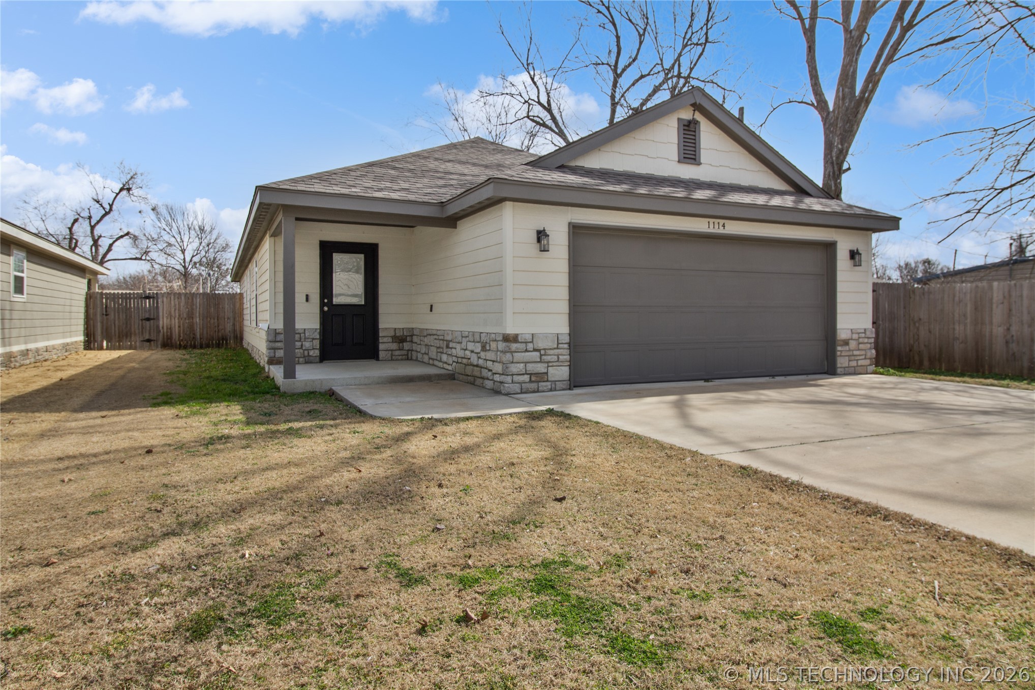 1114 N Osage Avenue Property Photo 1