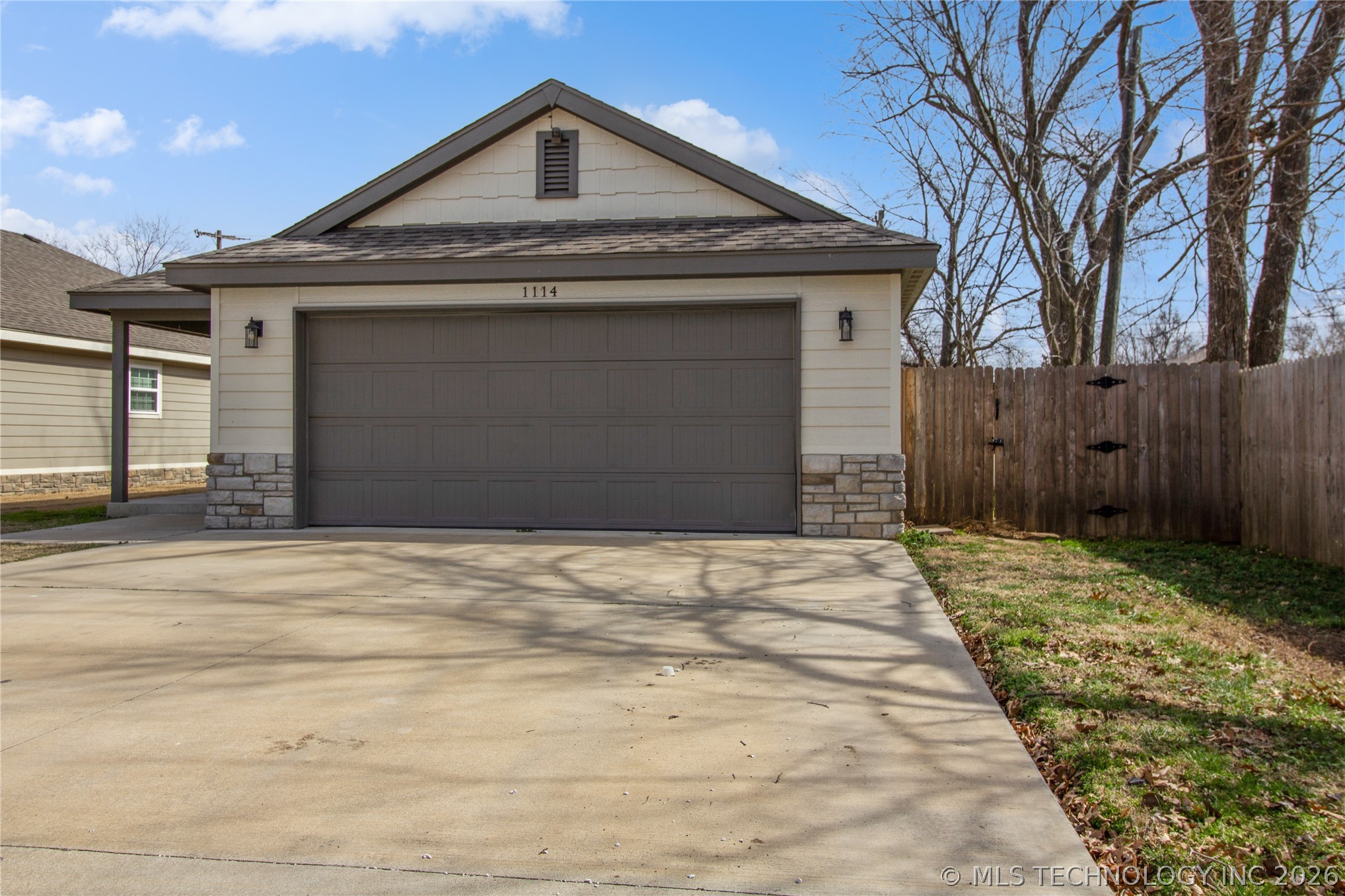 1114 N Osage Avenue Property Photo 2