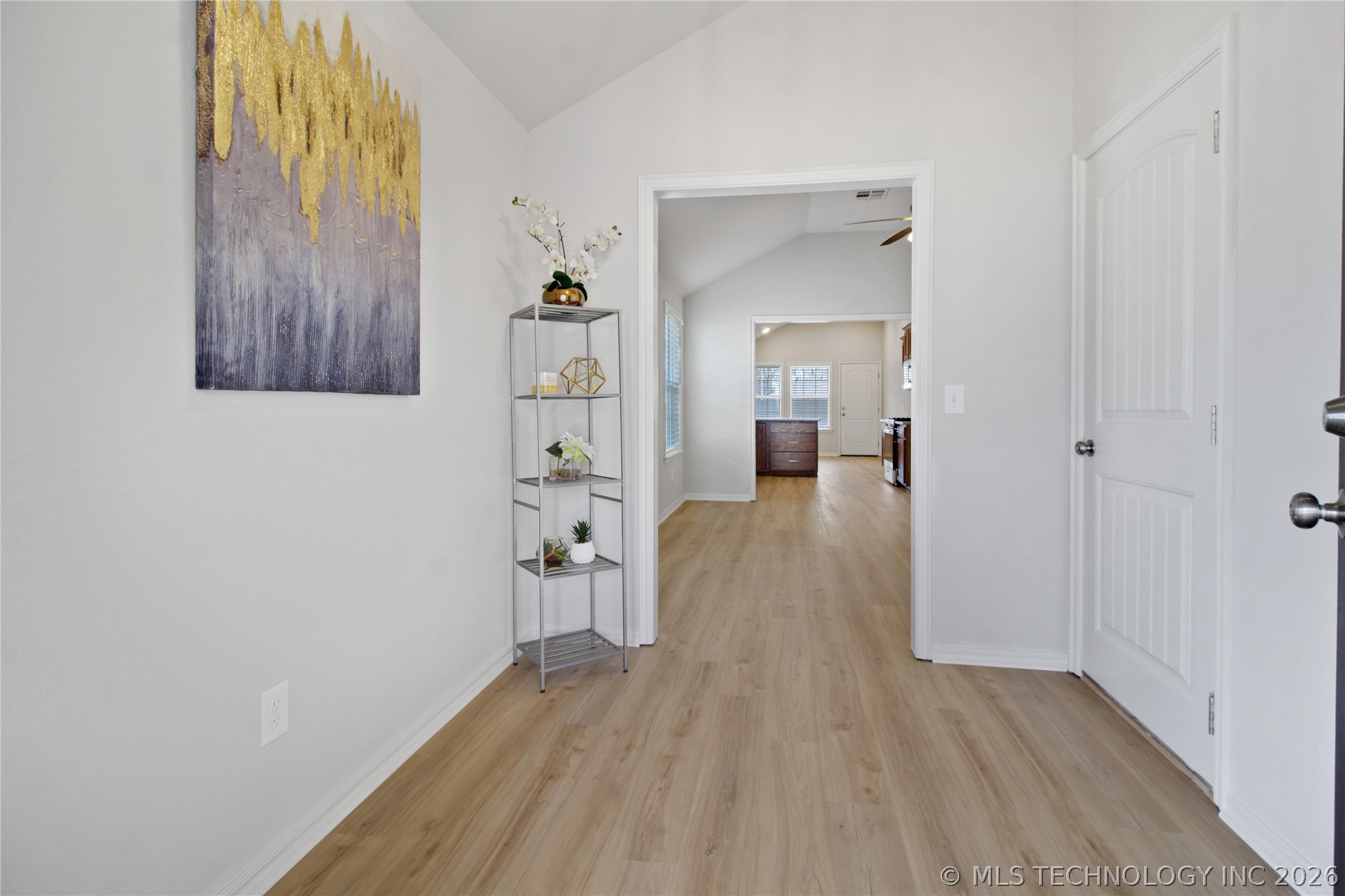 1114 N Osage Avenue Property Photo 3