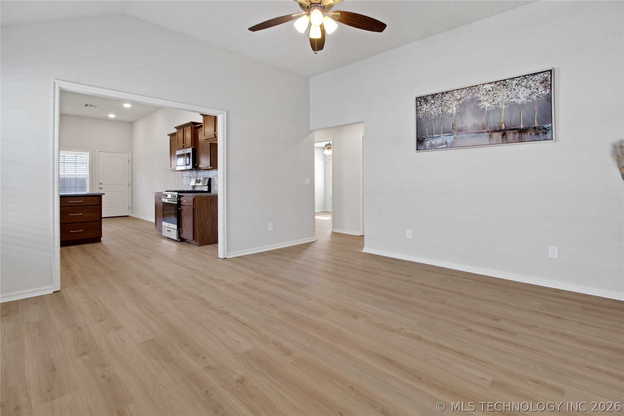 1114 N Osage Avenue Property Photo 4