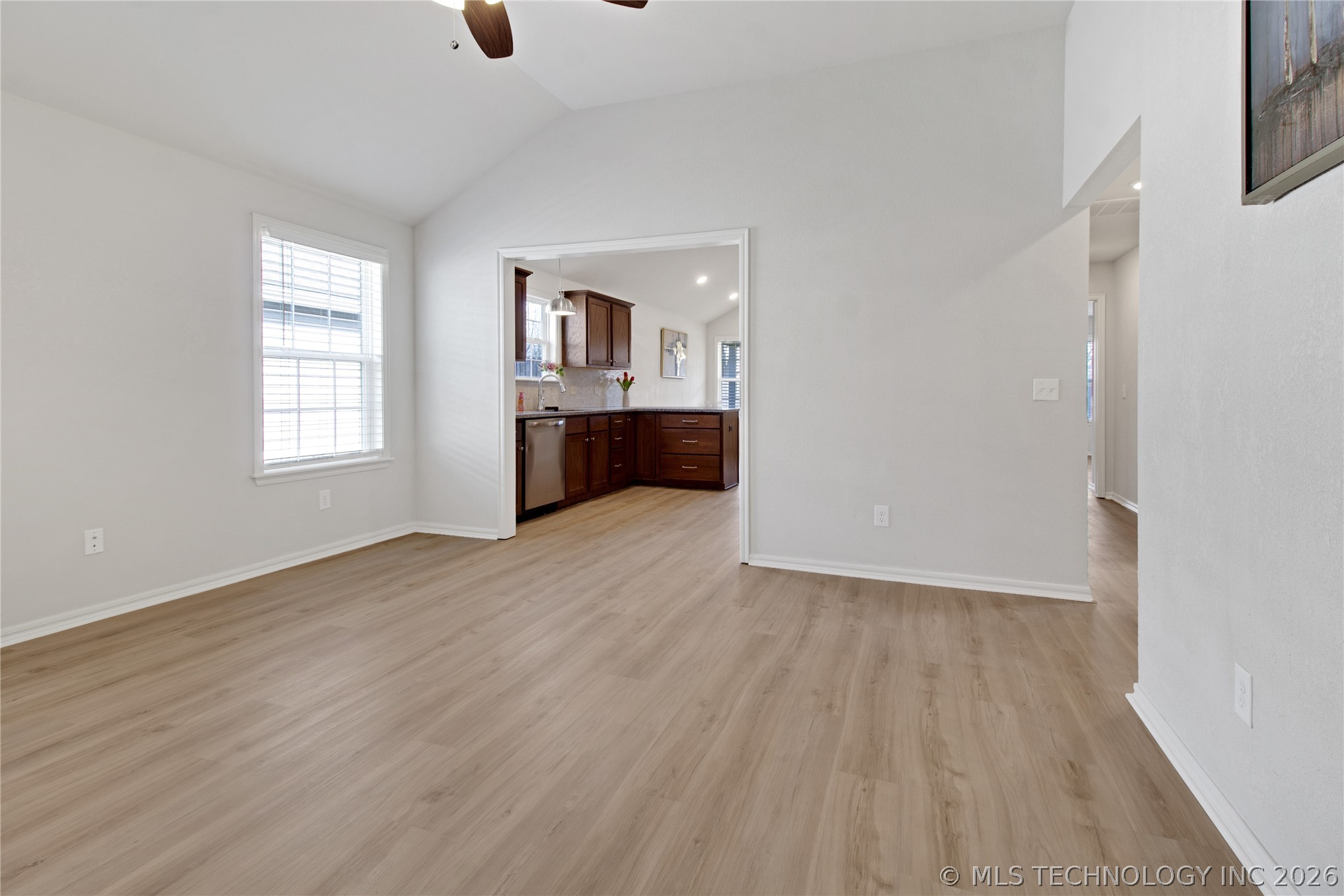 1114 N Osage Avenue Property Photo 5