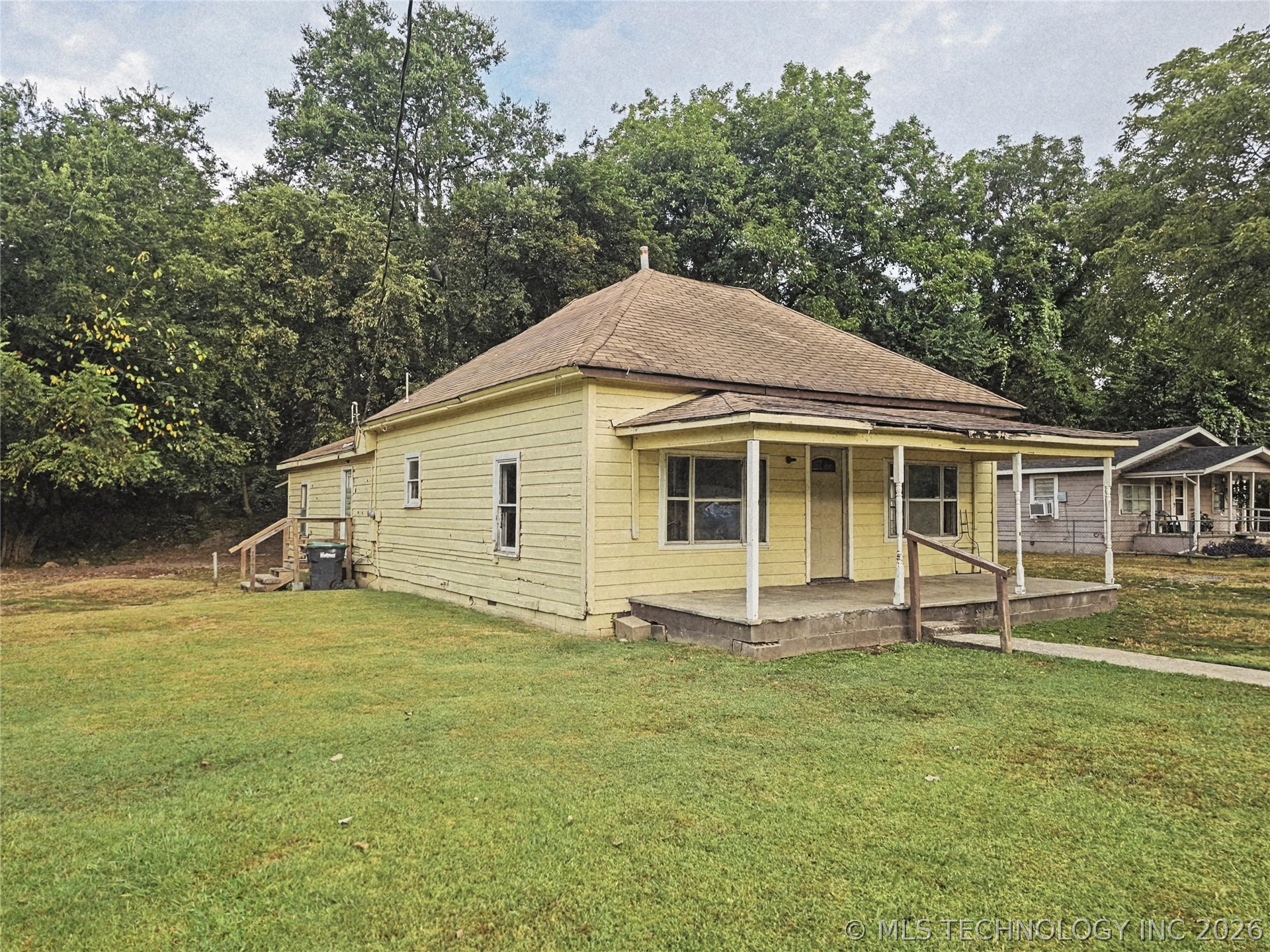 310 Wilson Avenue Property Photo 2