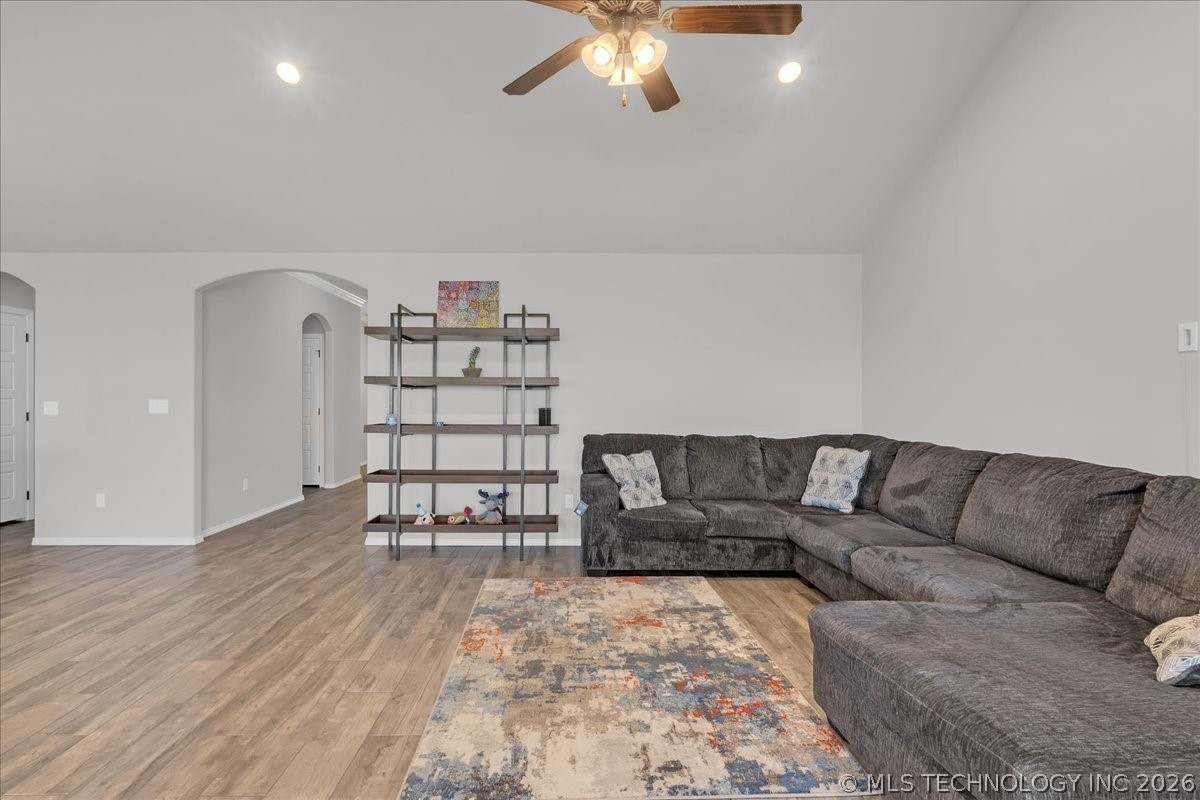 3526 E Sandusky Street Property Photo 9