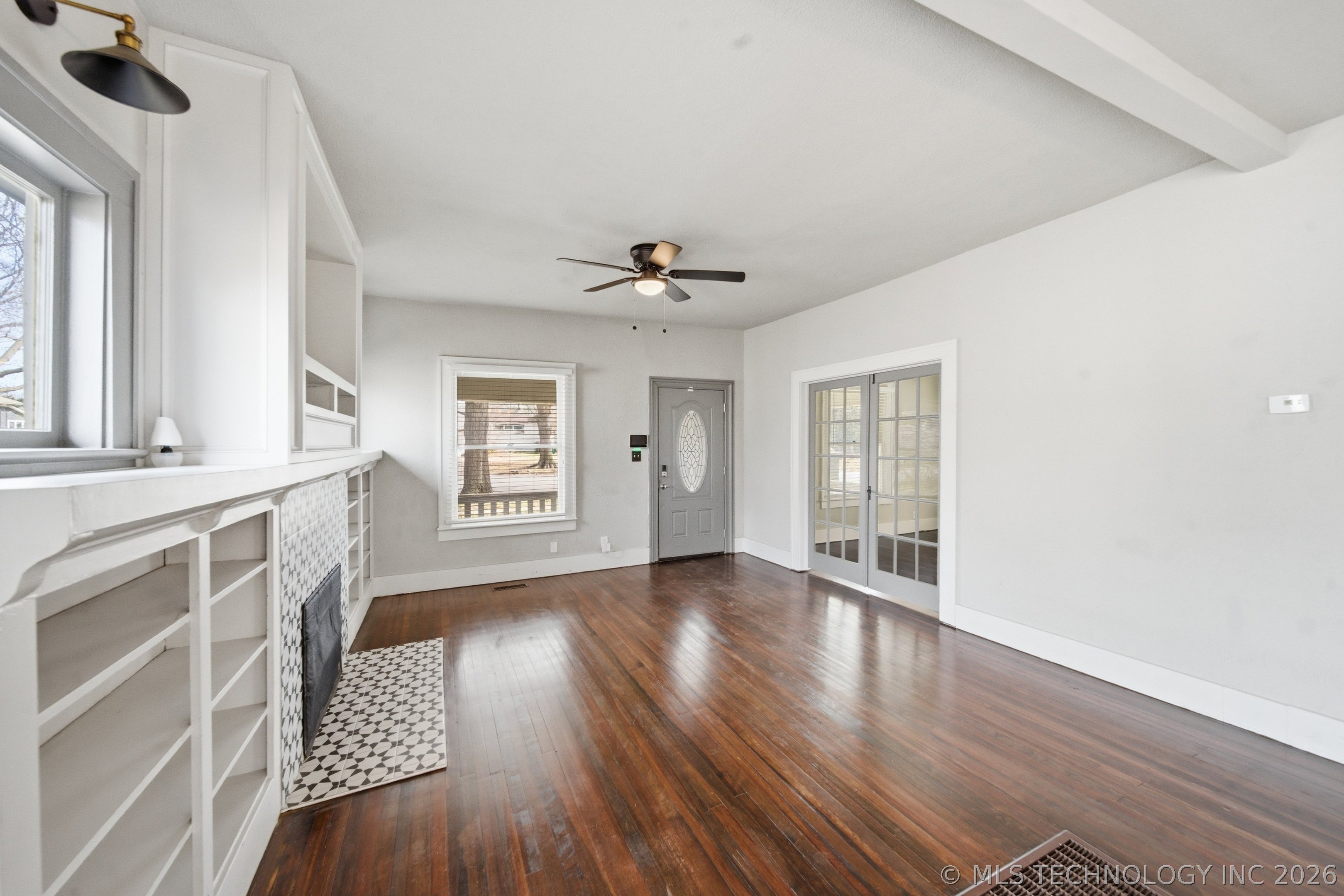618 S Oak Street Property Photo 6