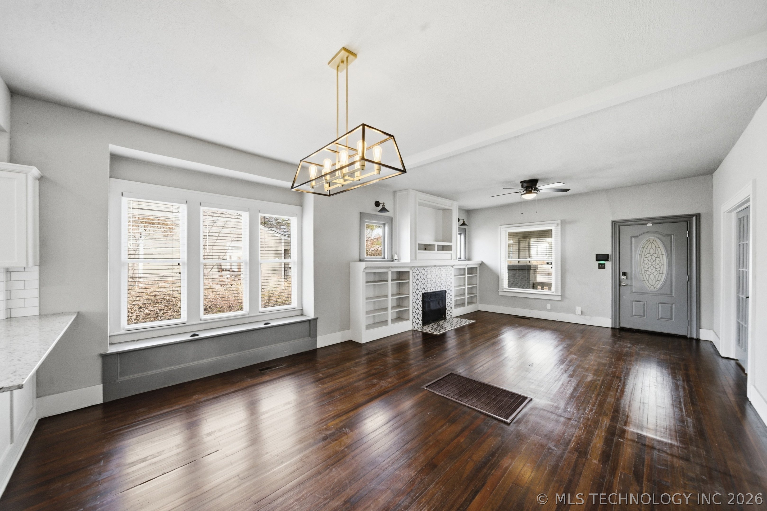 618 S Oak Street Property Photo 10
