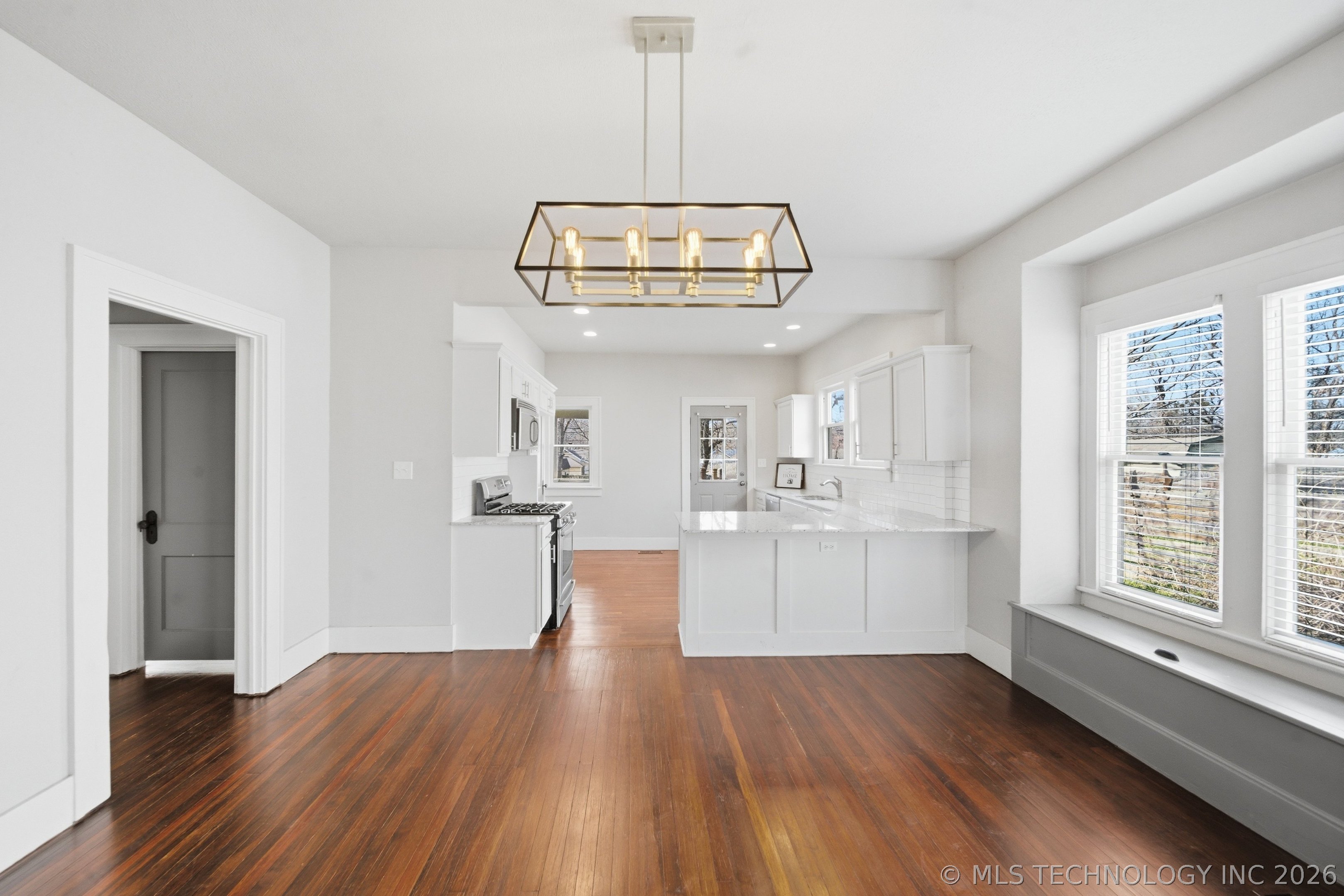 618 S Oak Street Property Photo 11
