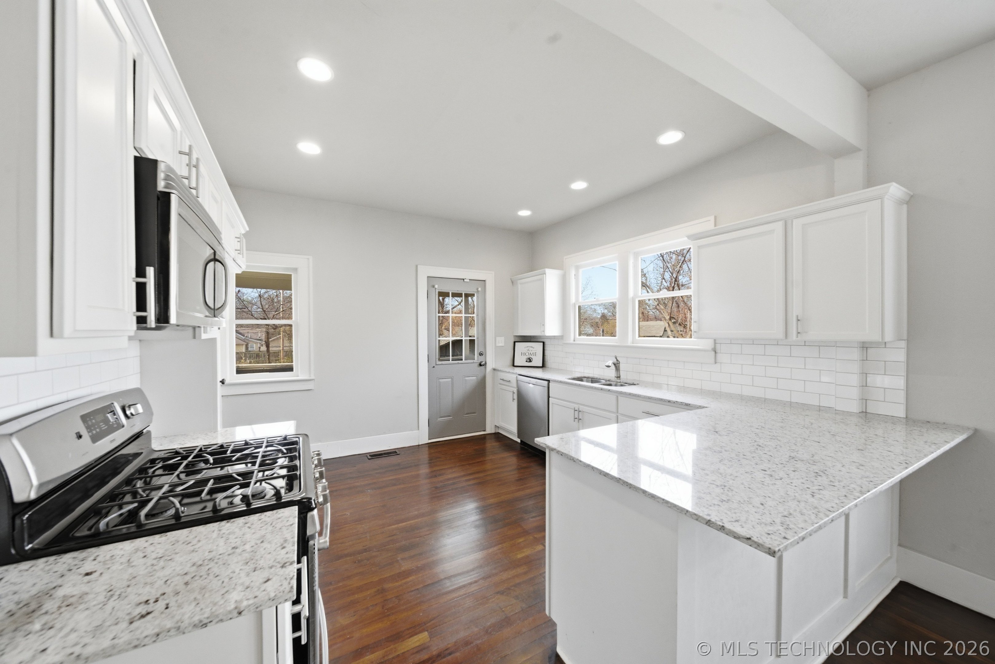 618 S Oak Street Property Photo 12