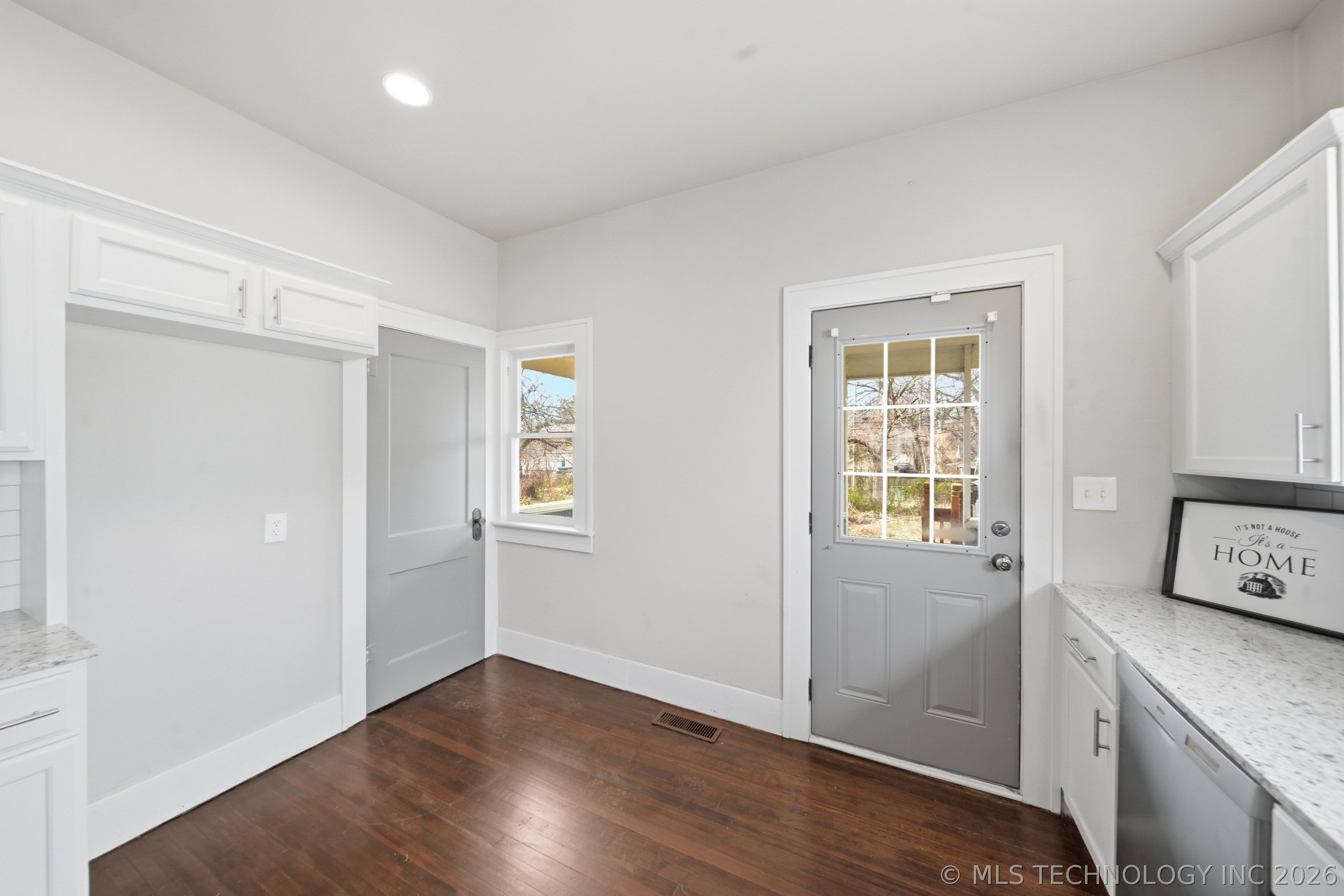 618 S Oak Street Property Photo 17
