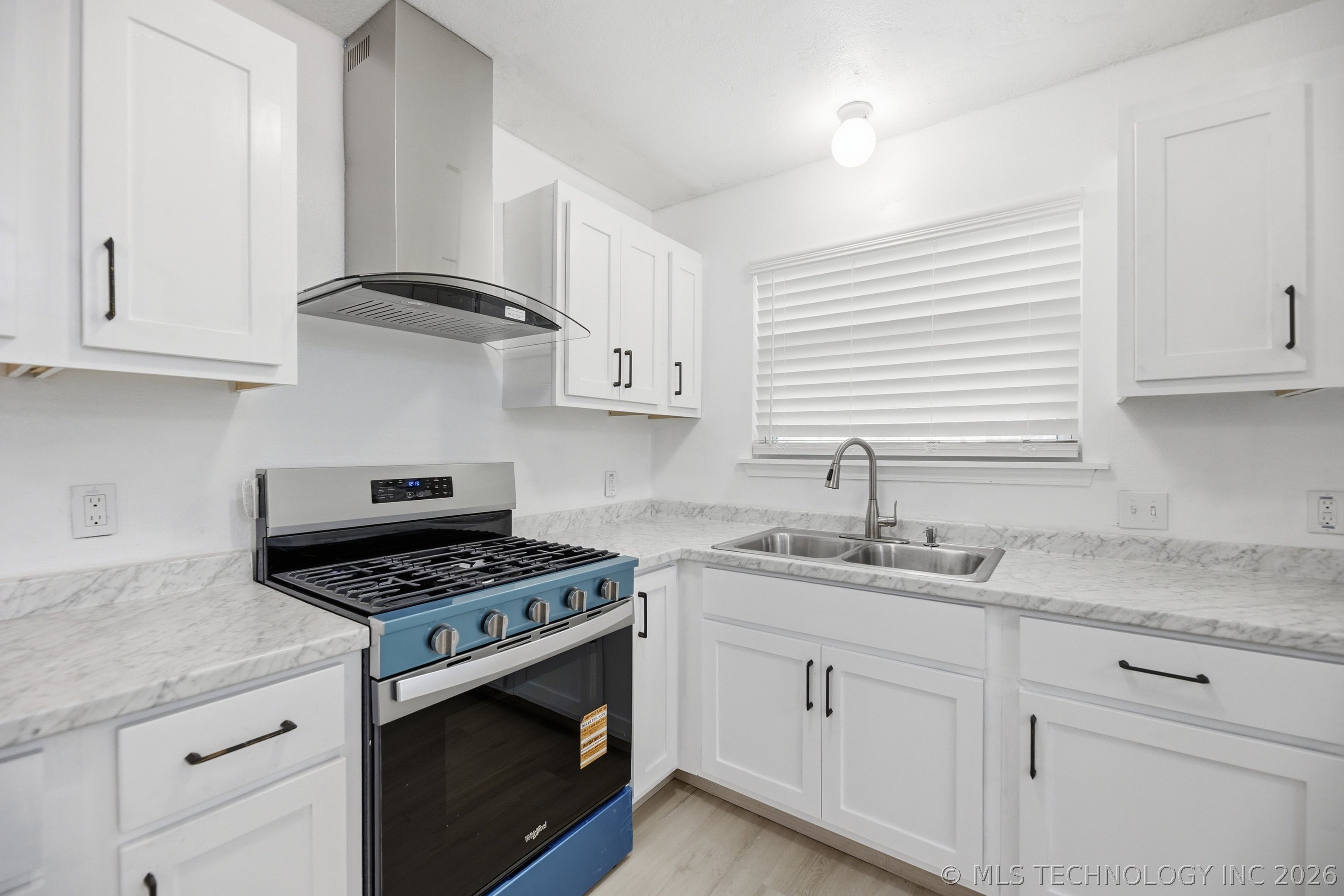 658 E 53rd Street N Property Photo 8