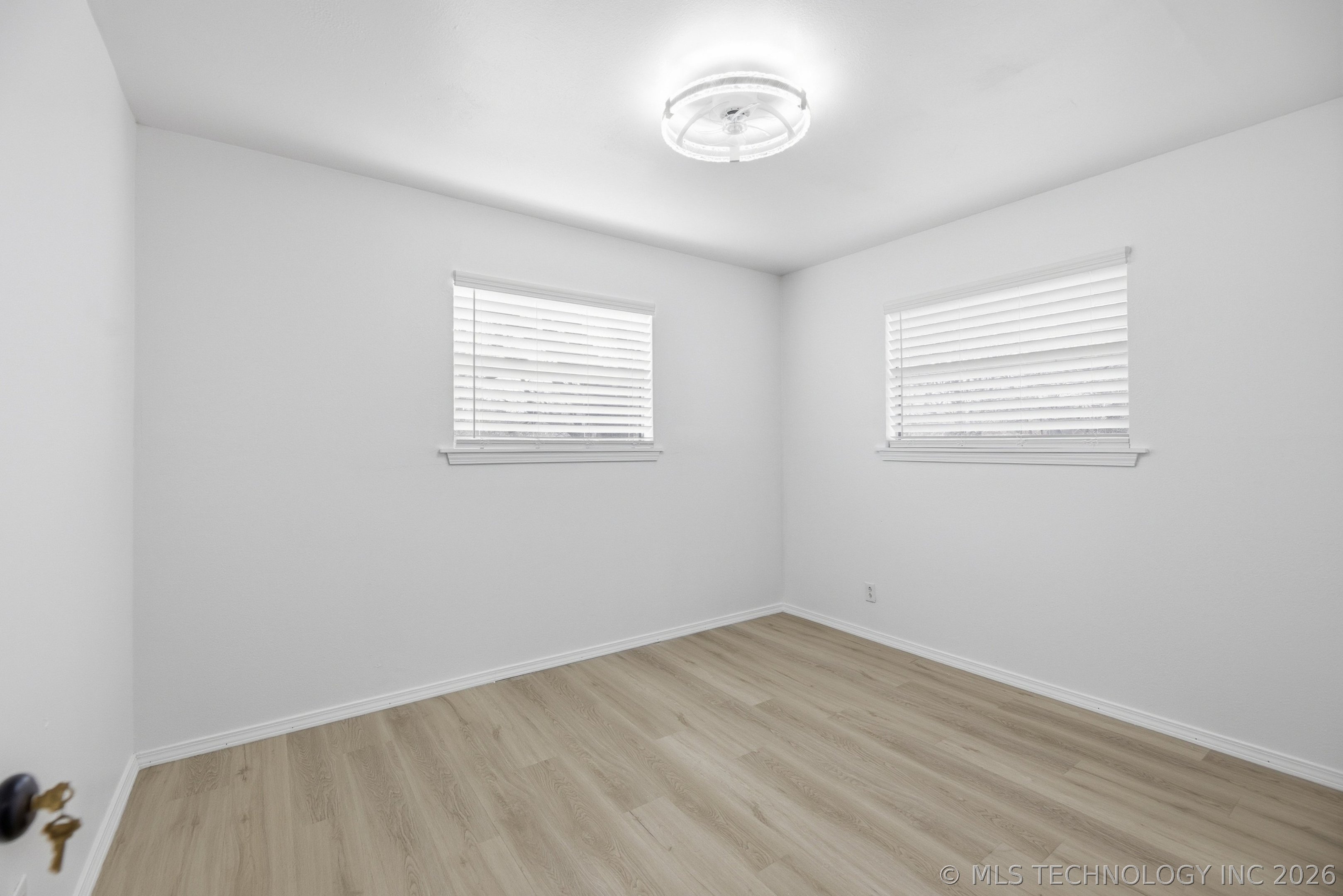 658 E 53rd Street N Property Photo 11