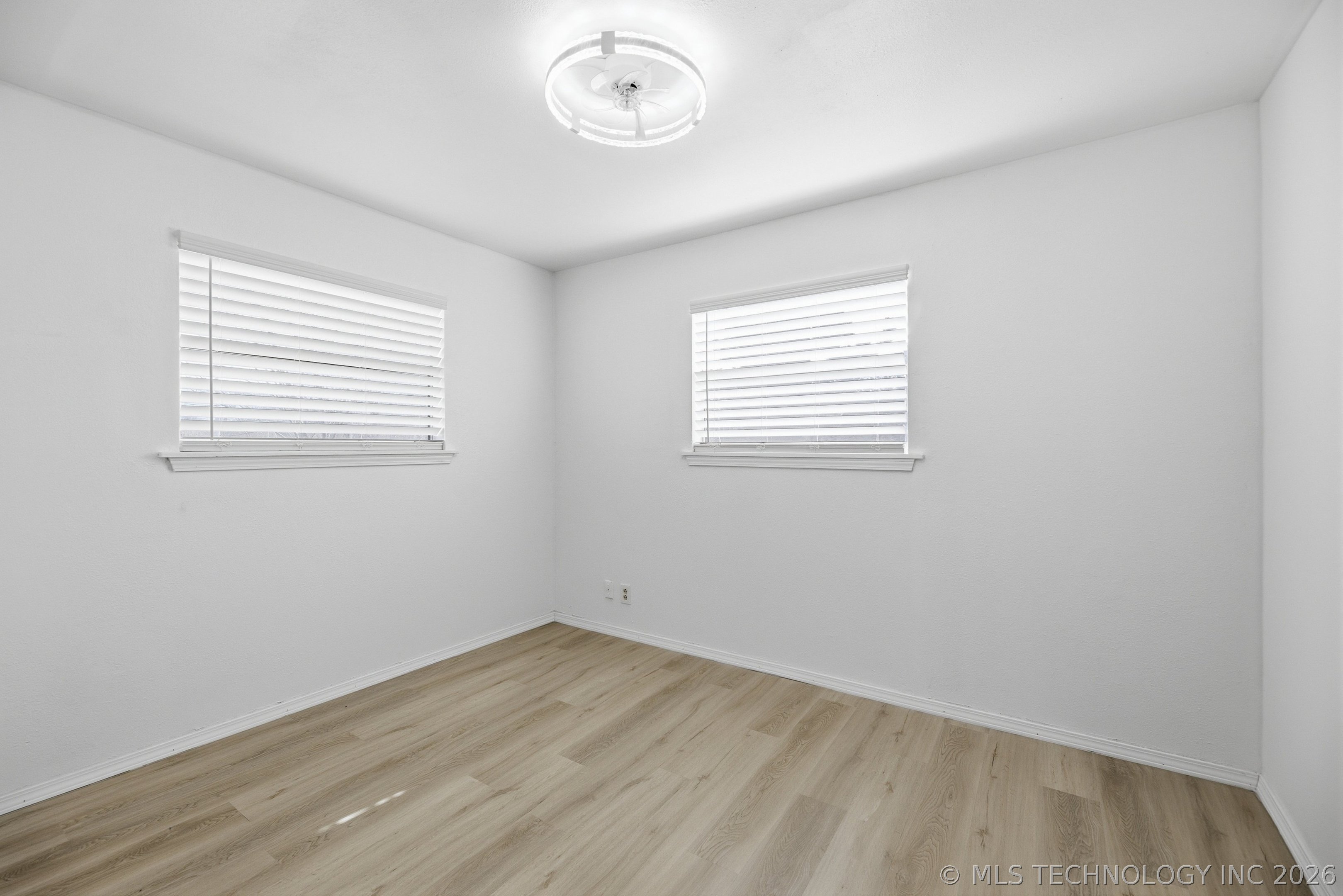 658 E 53rd Street N Property Photo 12