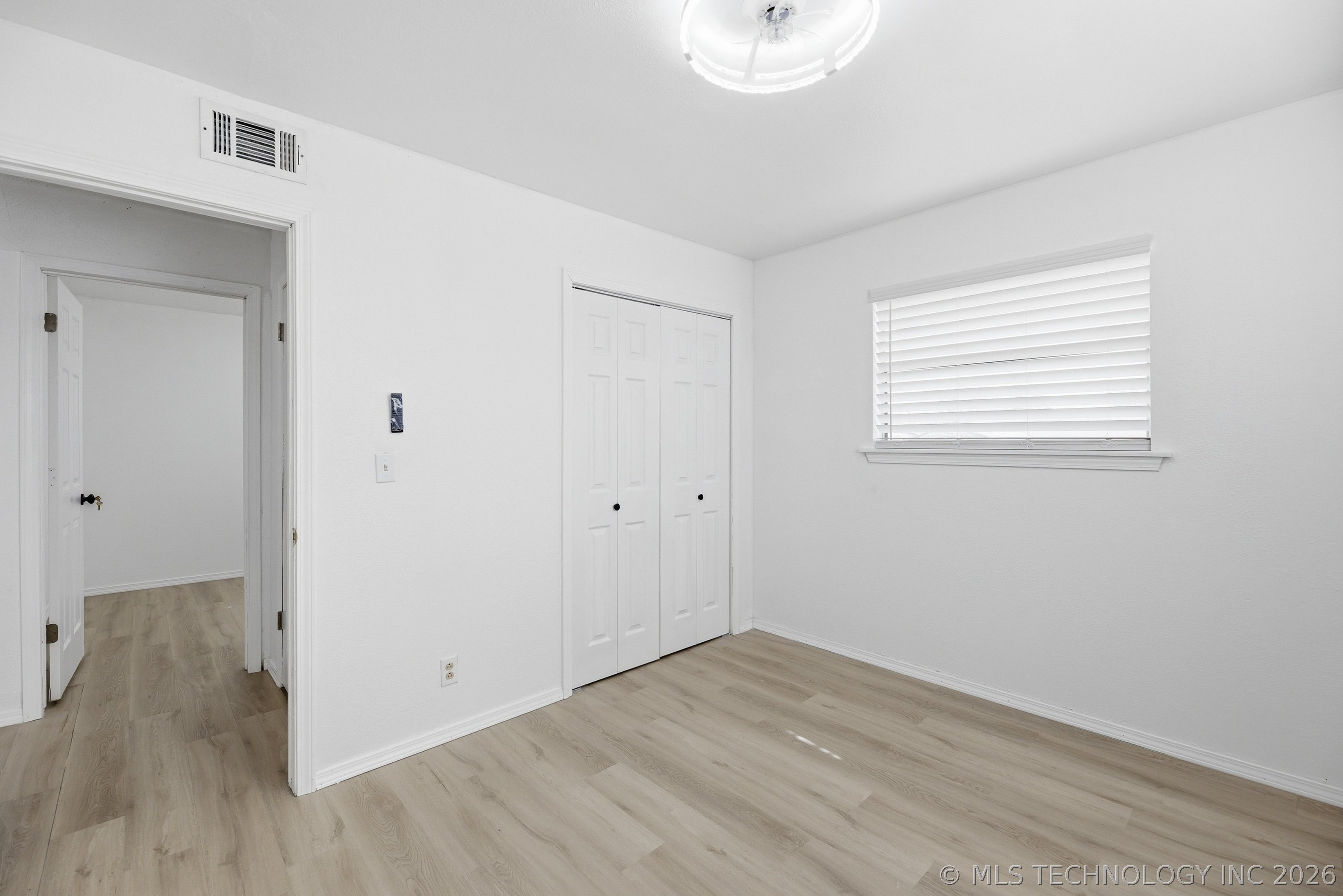 658 E 53rd Street N Property Photo 13