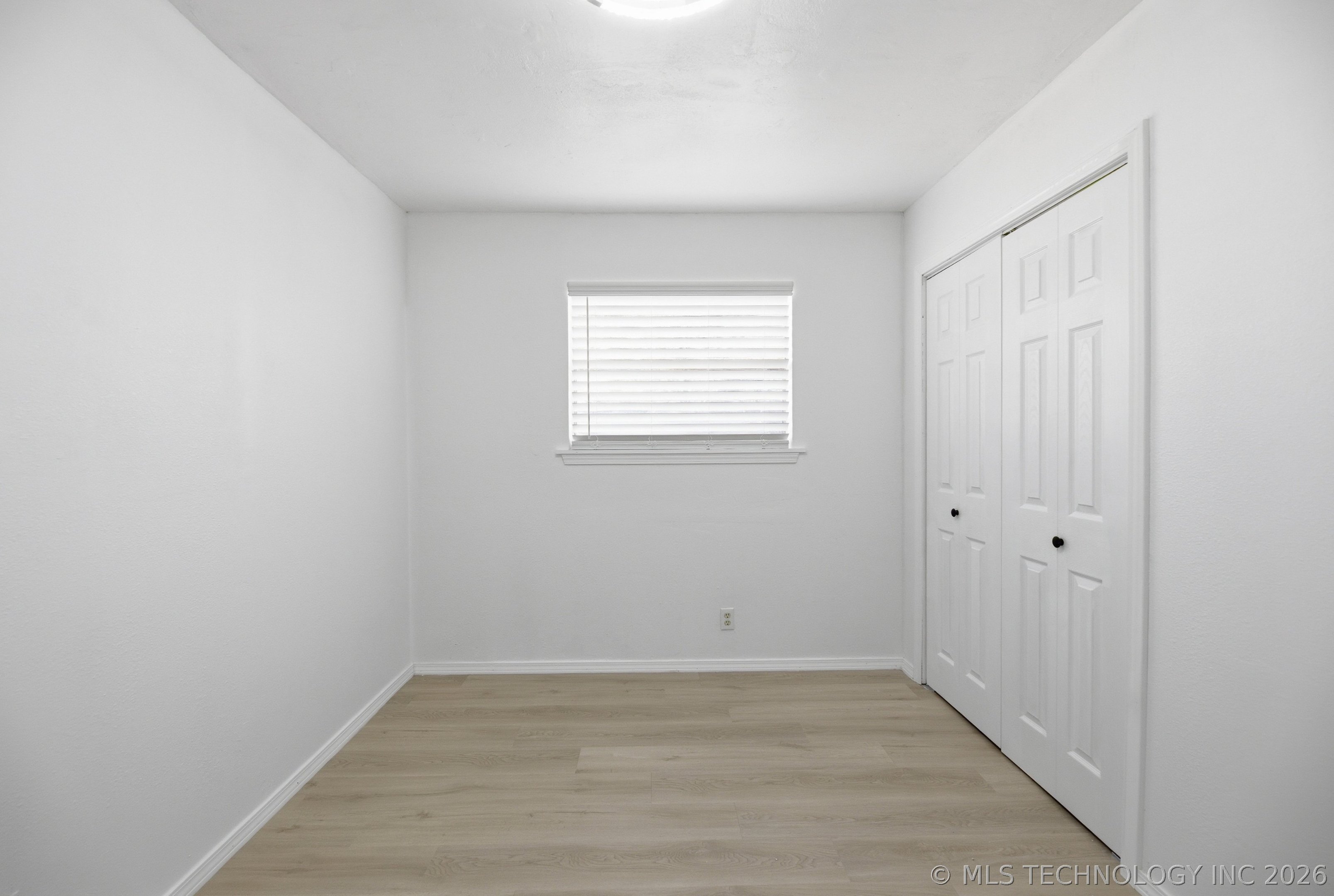 658 E 53rd Street N Property Photo 14