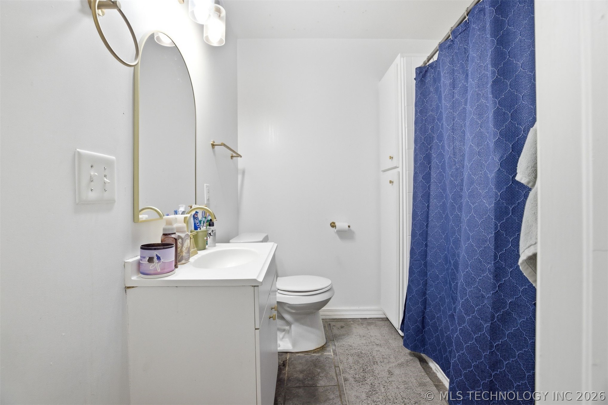 1332 S Knoxville Avenue Property Photo 10