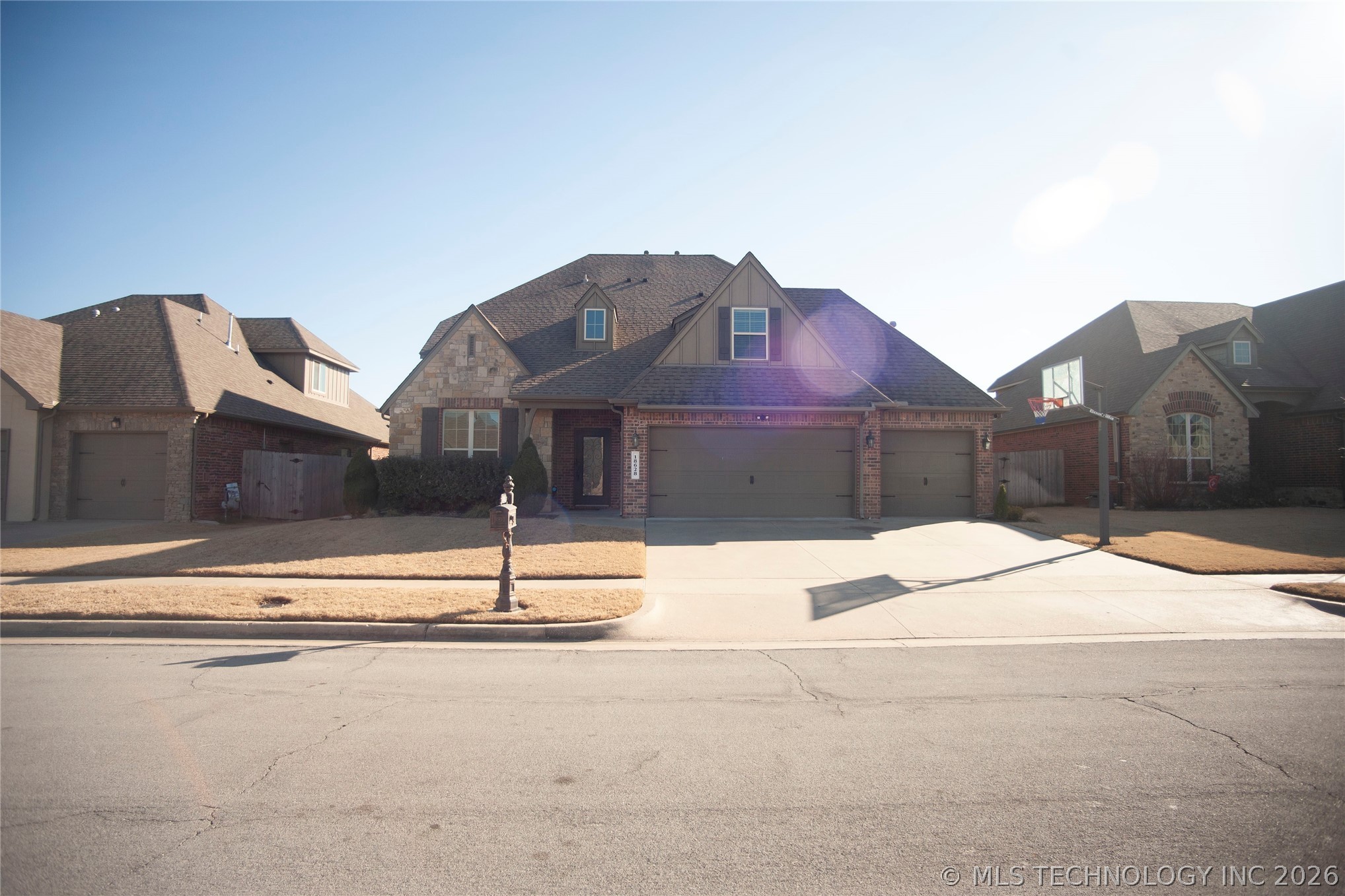 18628 E 43rd Place Property Photo 2