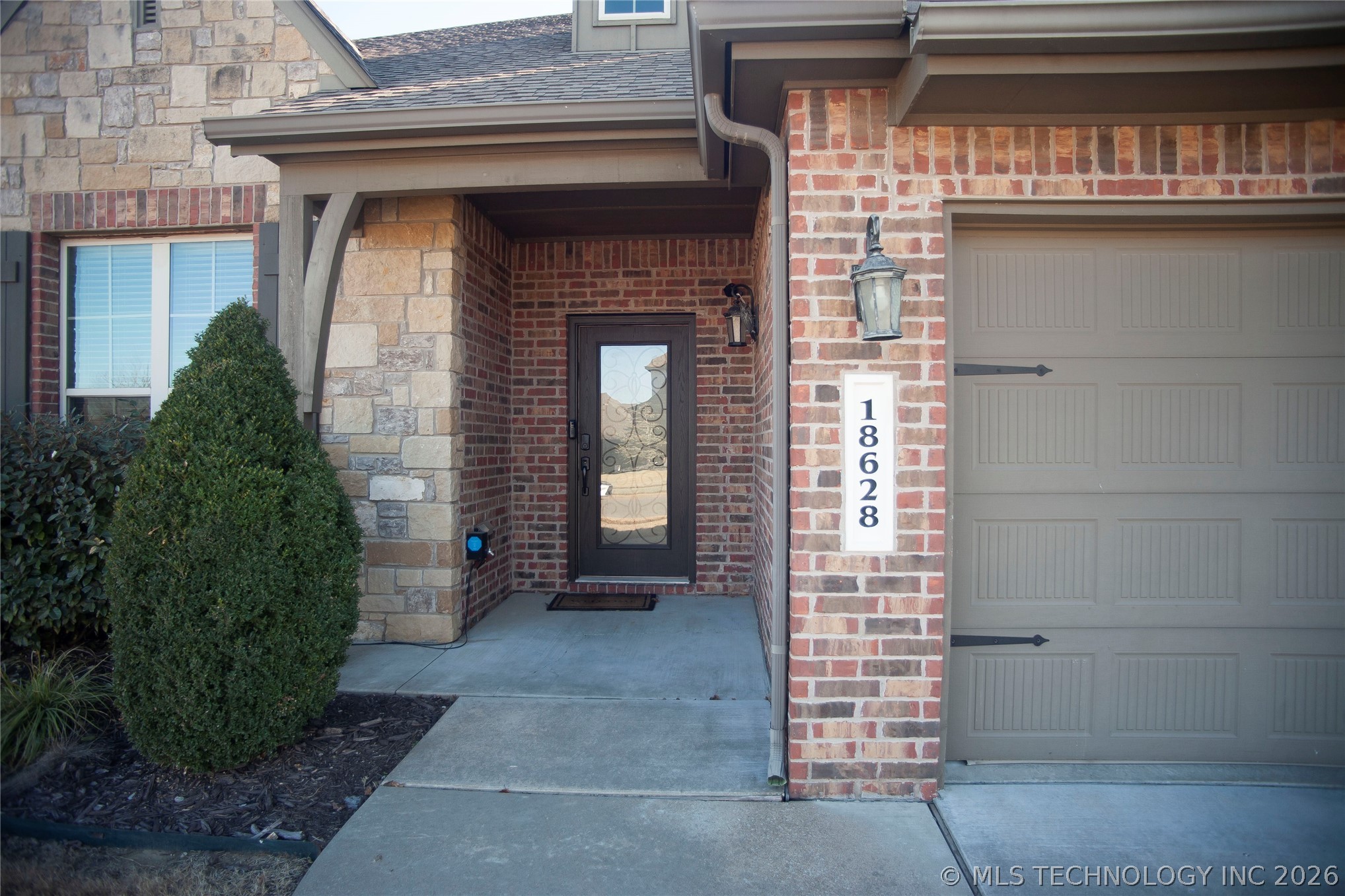 18628 E 43rd Place Property Photo 3