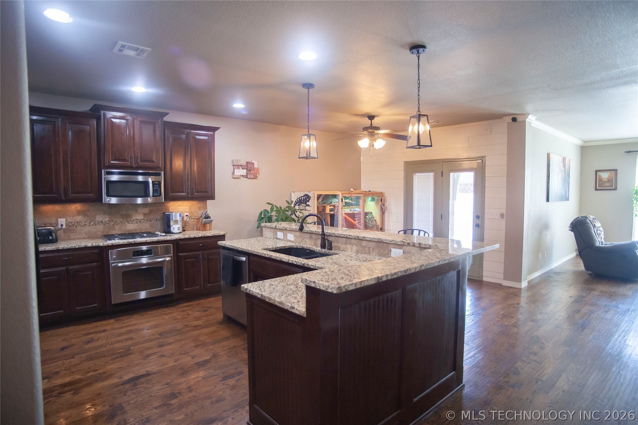 18628 E 43rd Place Property Photo 6