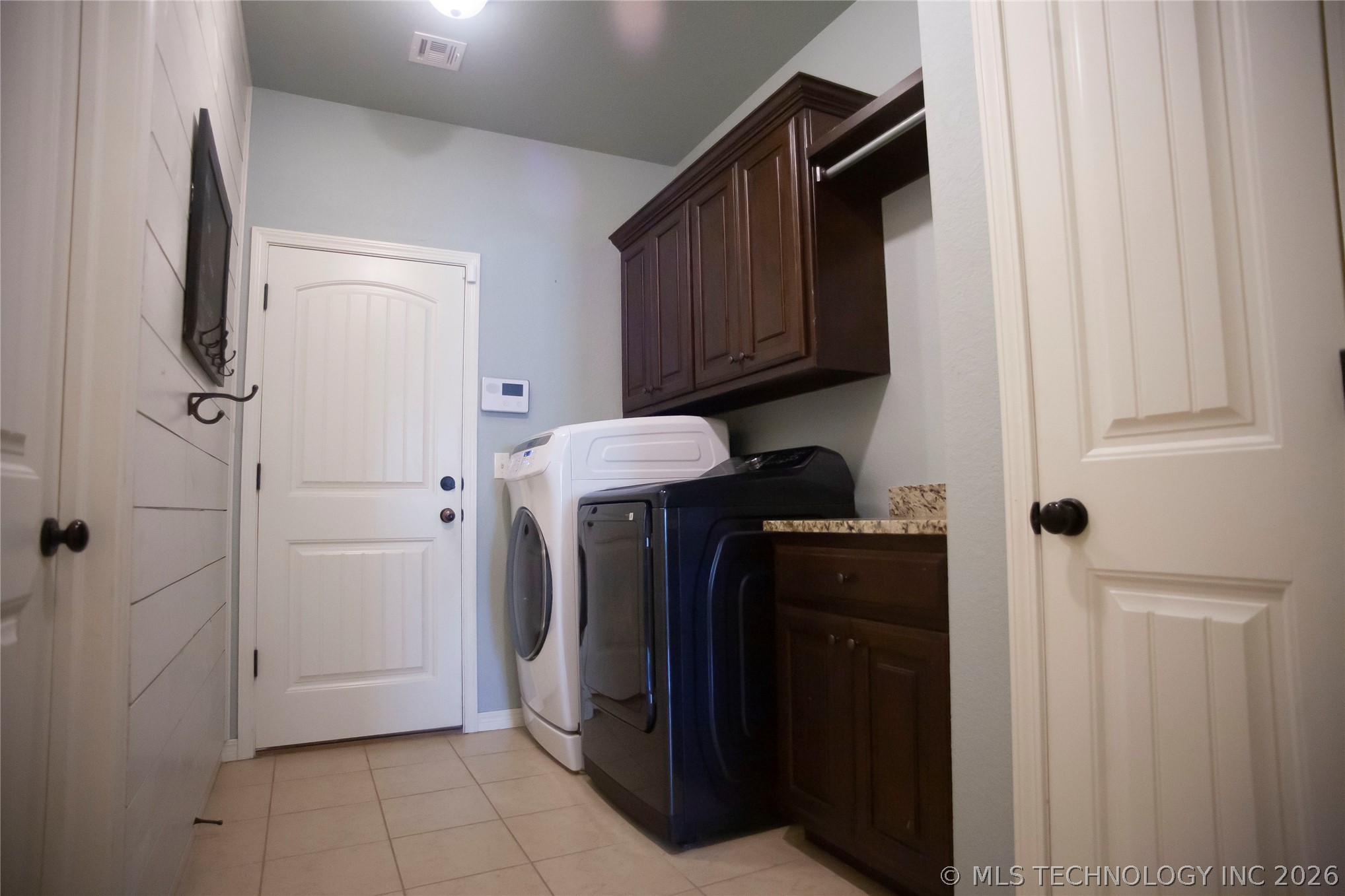 18628 E 43rd Place Property Photo 31