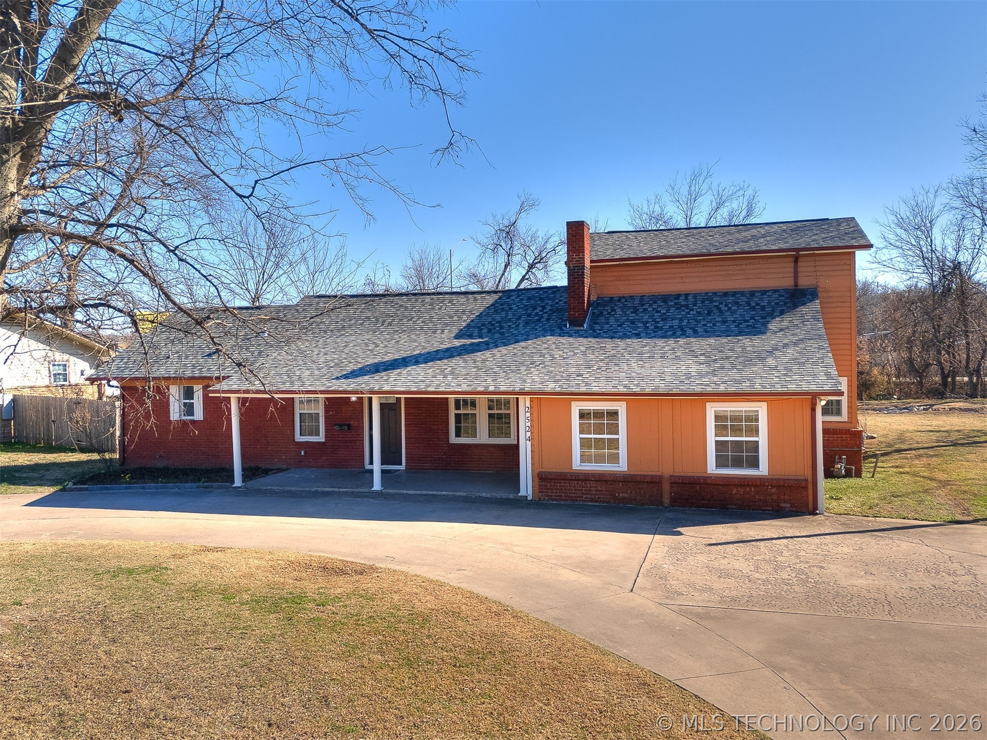 2524 W 51st Street Property Photo 1
