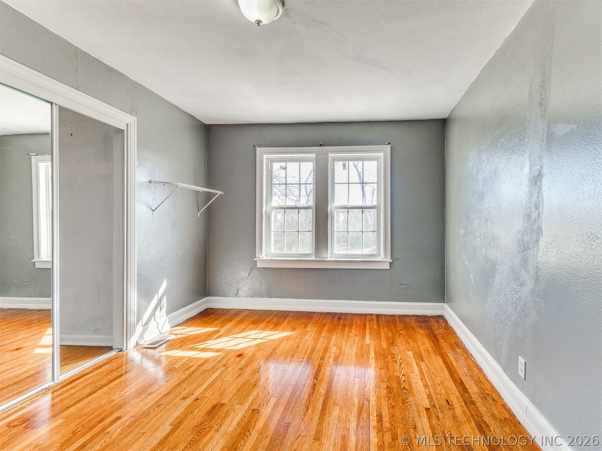 2524 W 51st Street Property Photo 23
