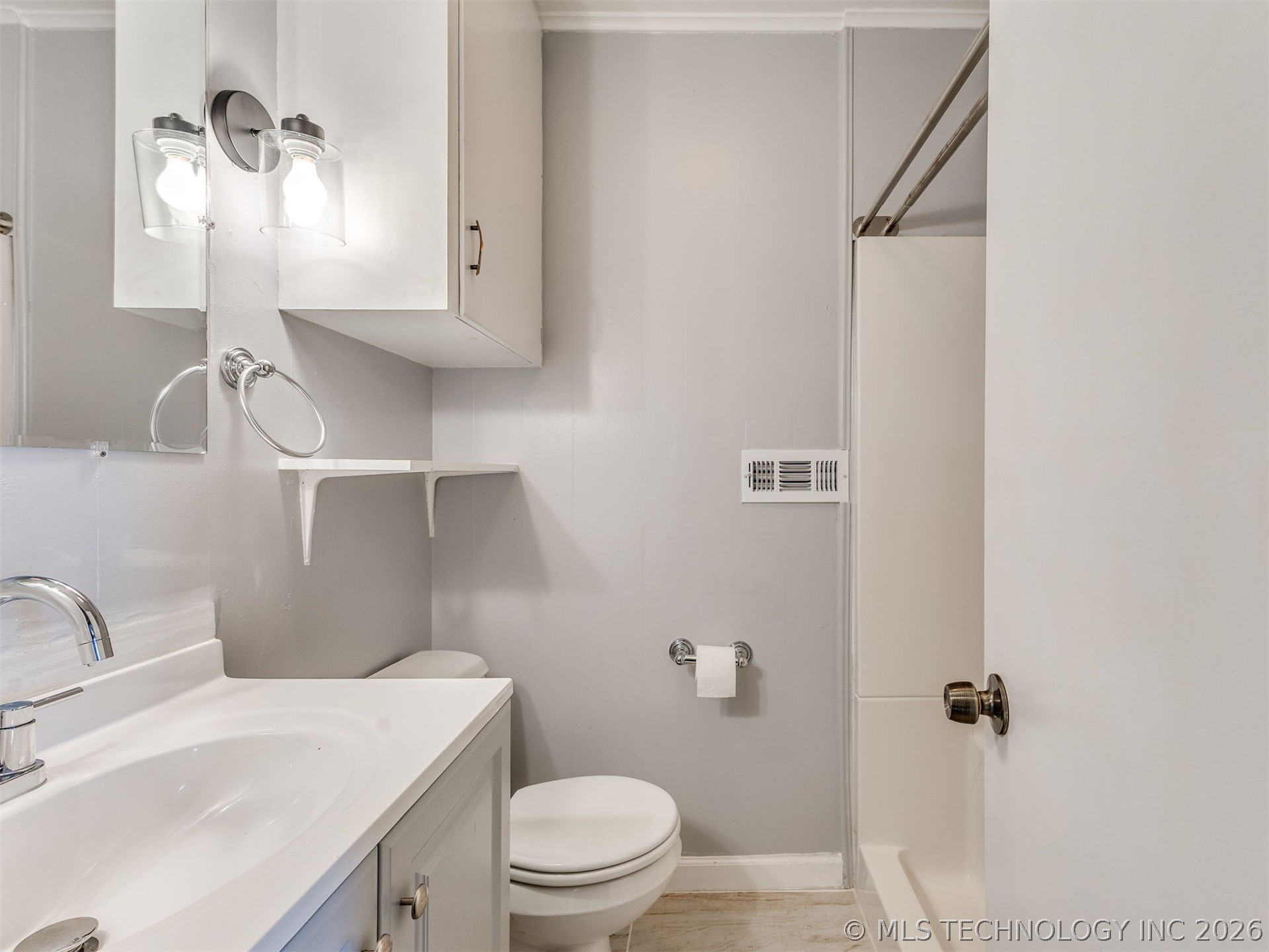 2524 W 51st Street Property Photo 32