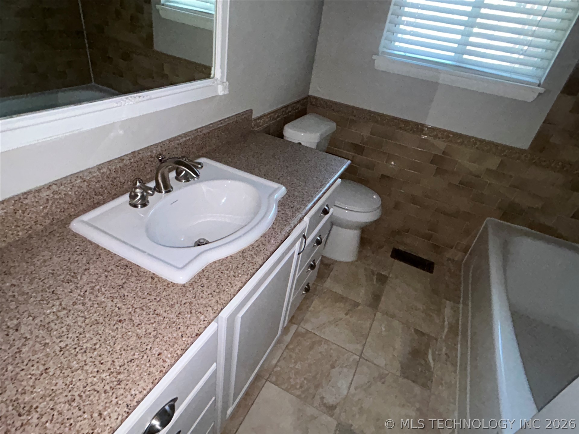 5406 E 25th Place Property Photo 18