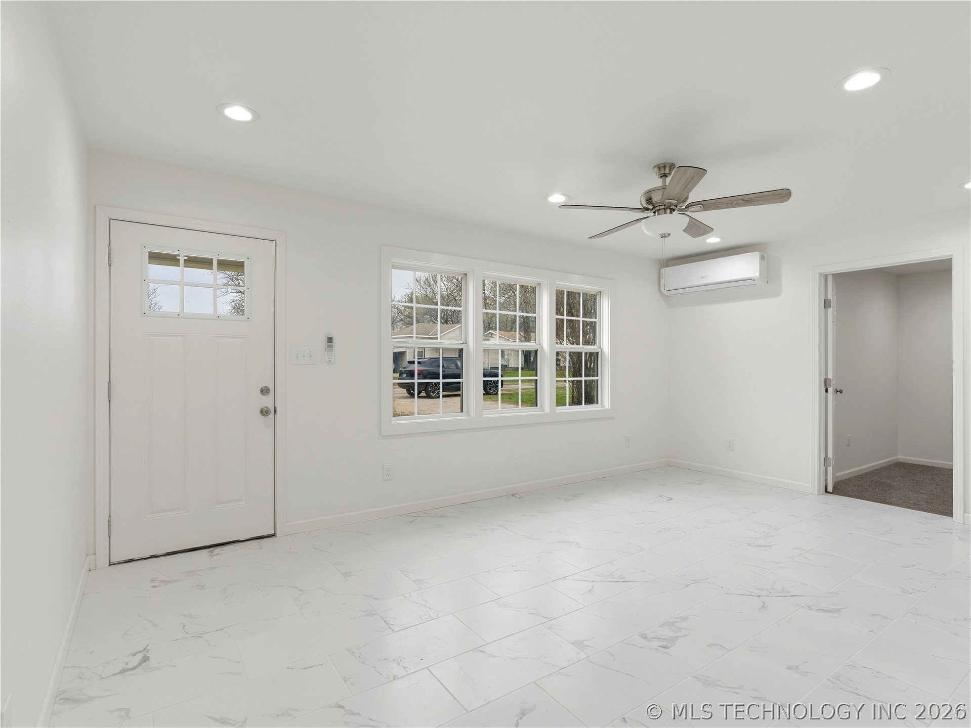 912 W 13th Street Property Photo 6