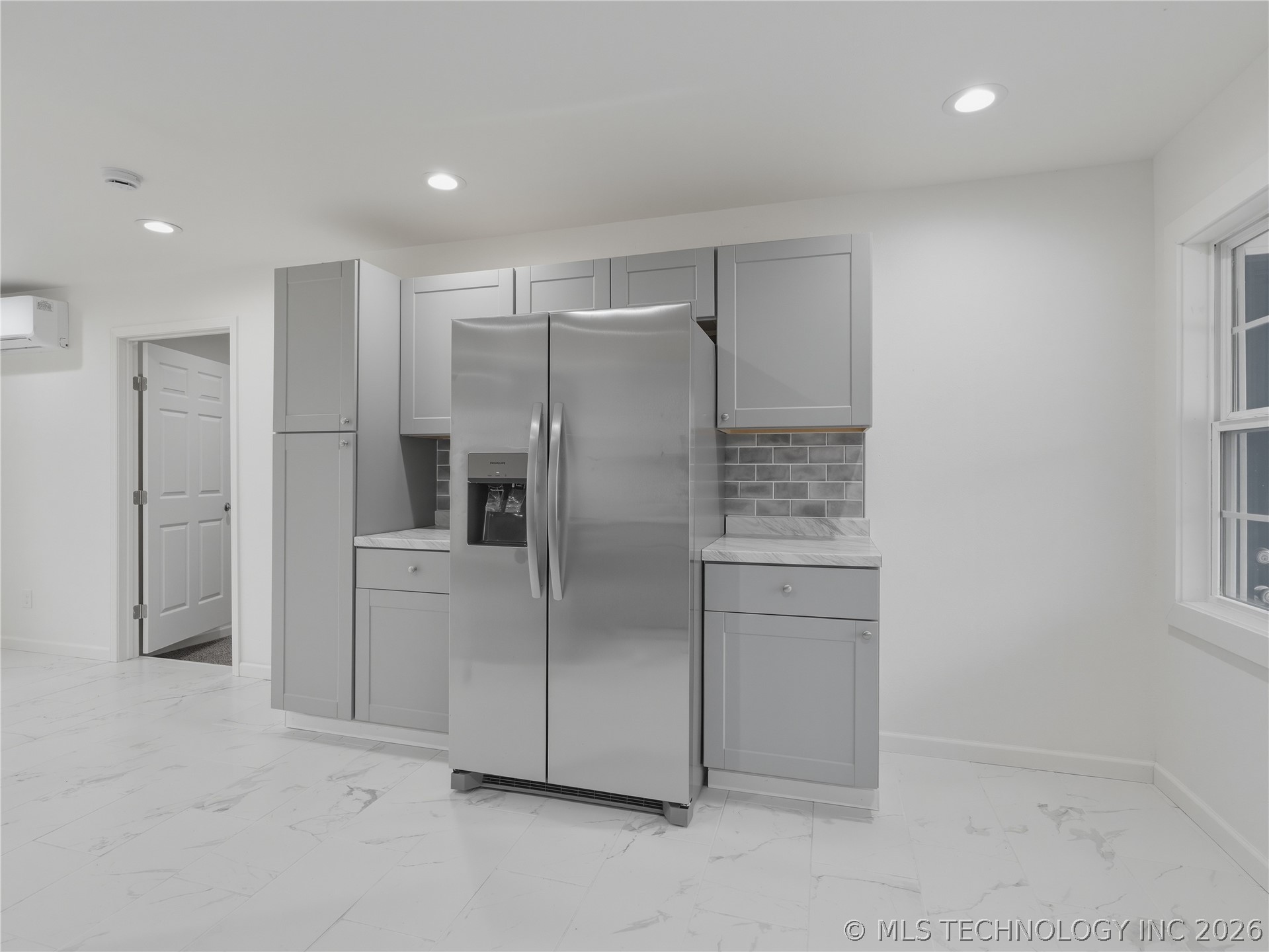 912 W 13th Street Property Photo 12