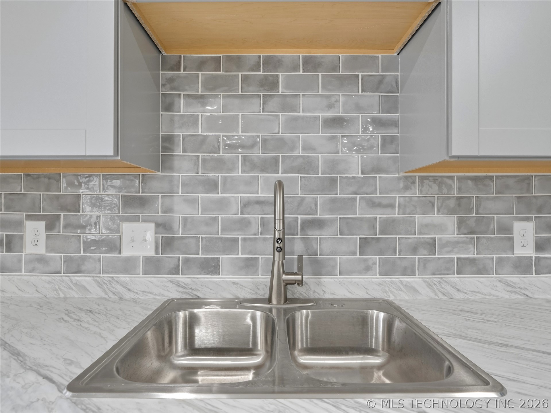 912 W 13th Street Property Photo 15