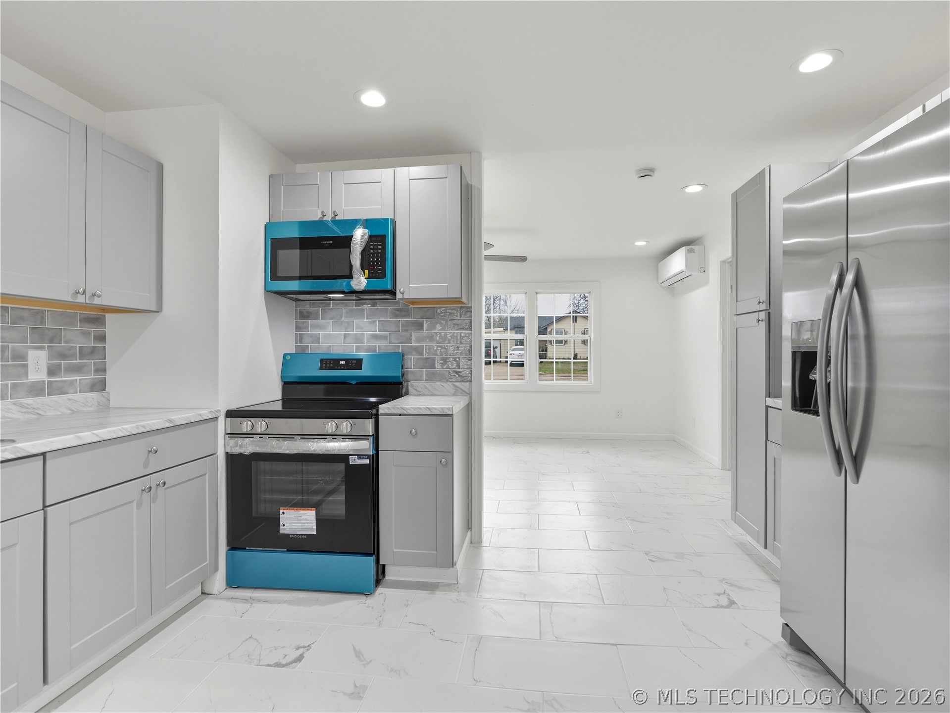 912 W 13th Street Property Photo 16