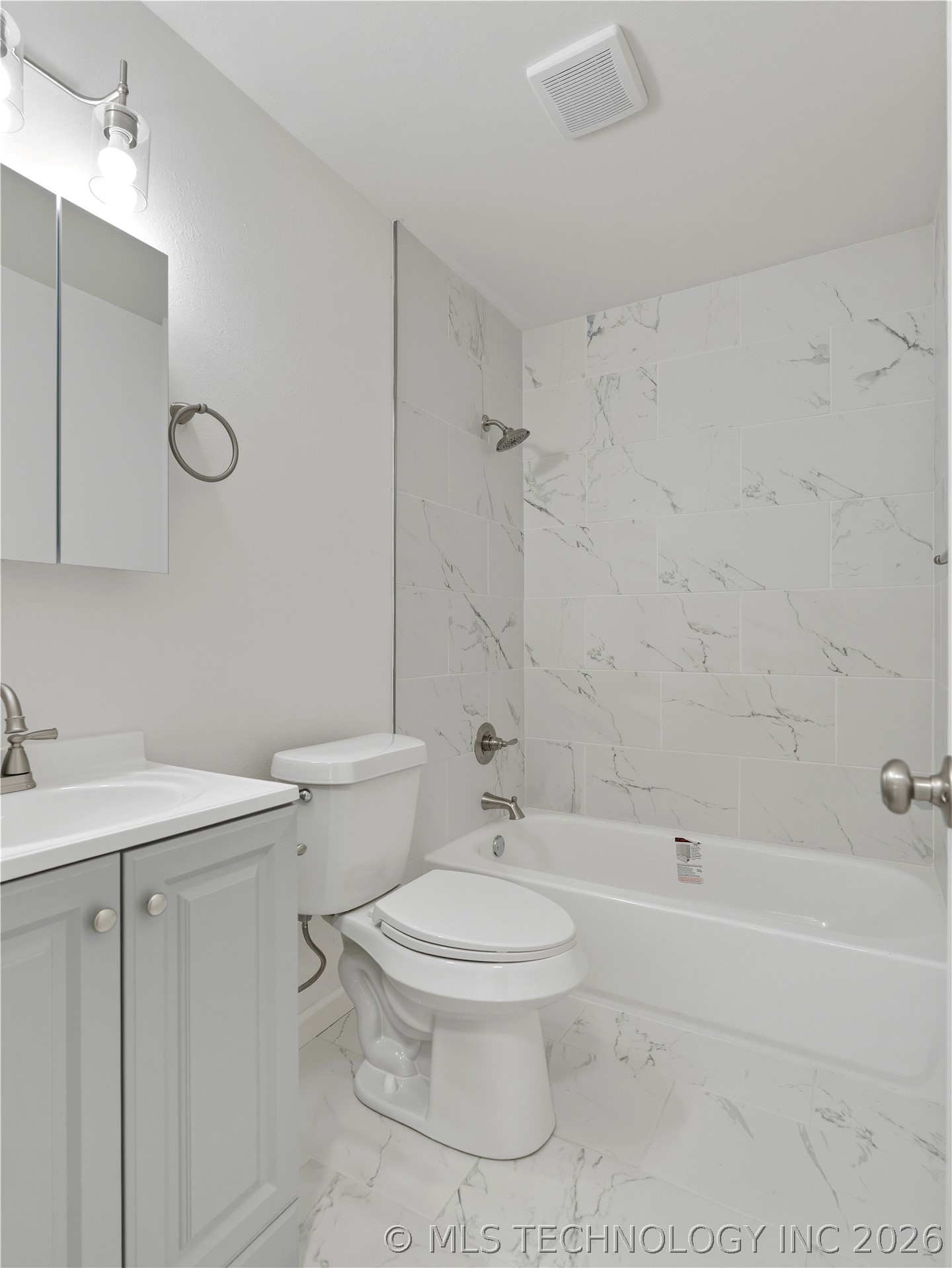912 W 13th Street Property Photo 23