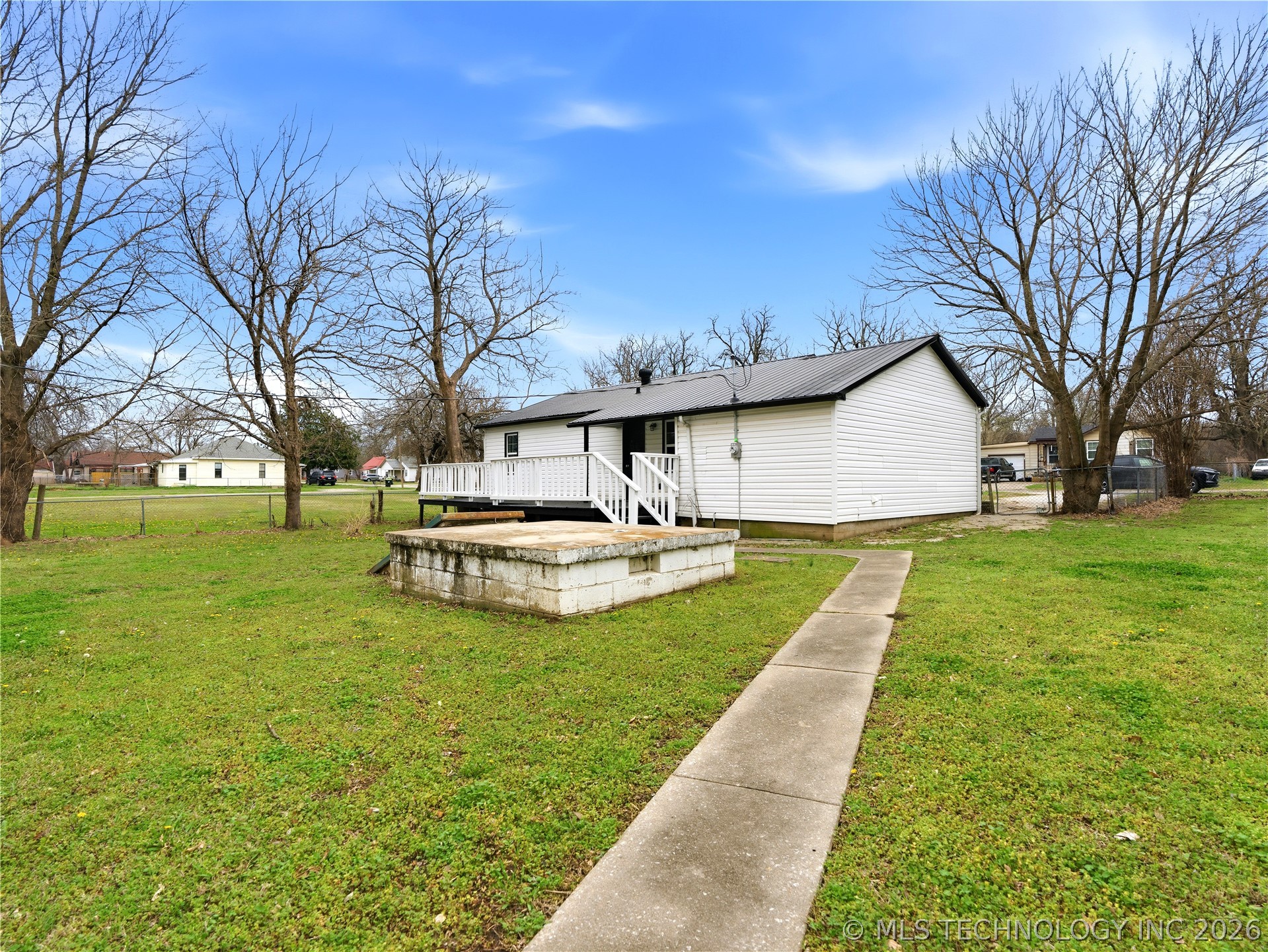 912 W 13th Street Property Photo 38