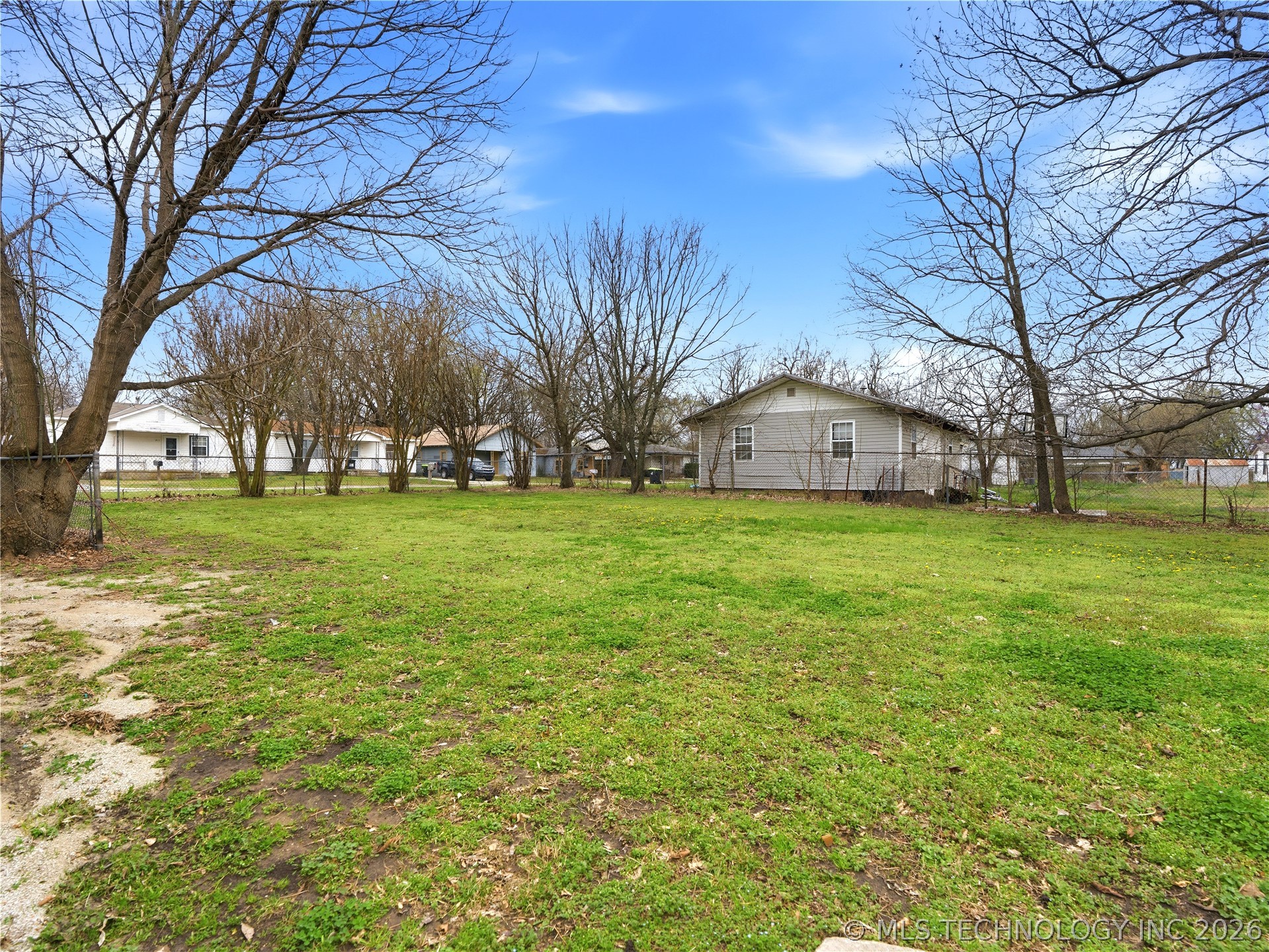 912 W 13th Street Property Photo 40