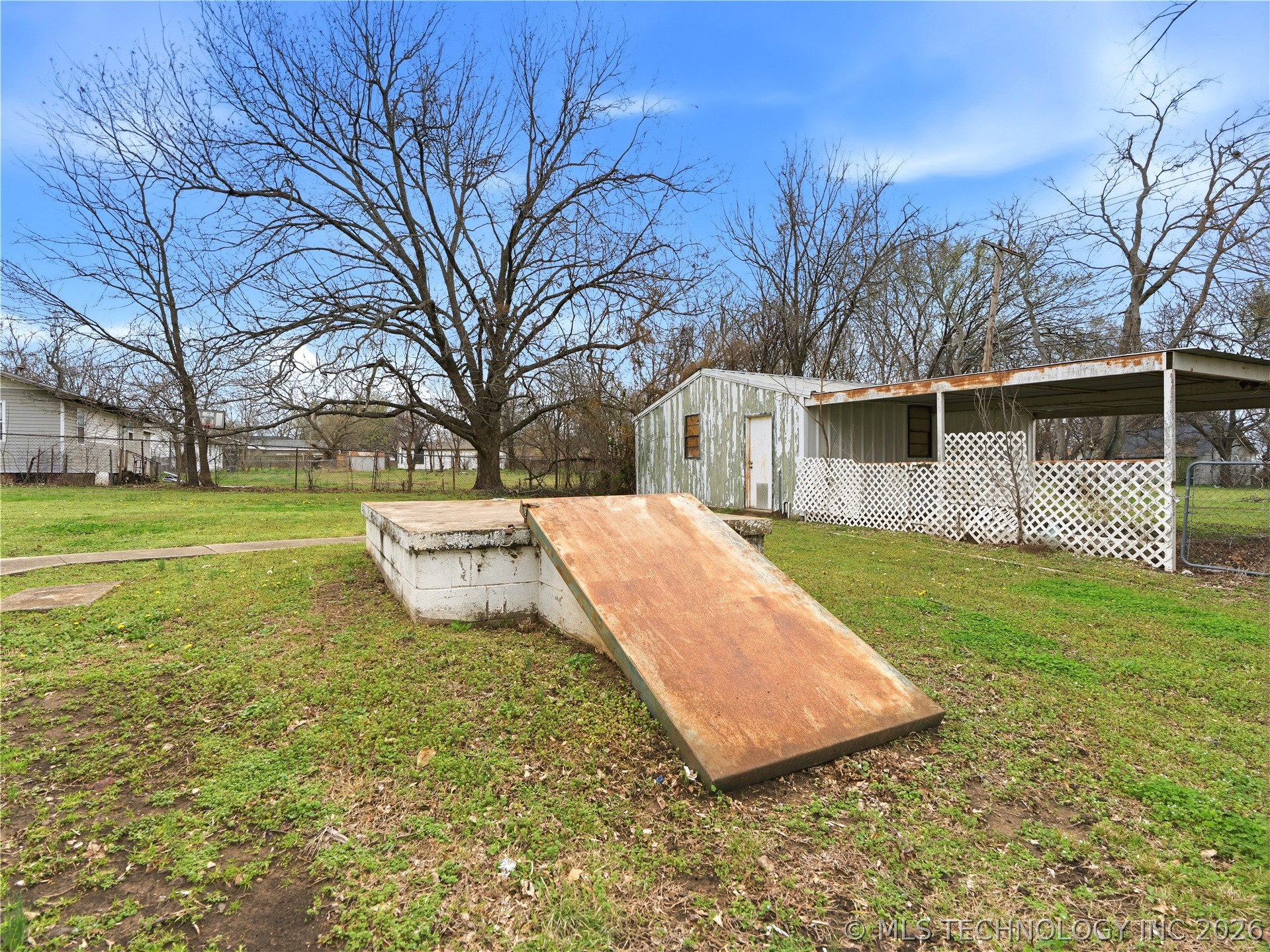 912 W 13th Street Property Photo 45