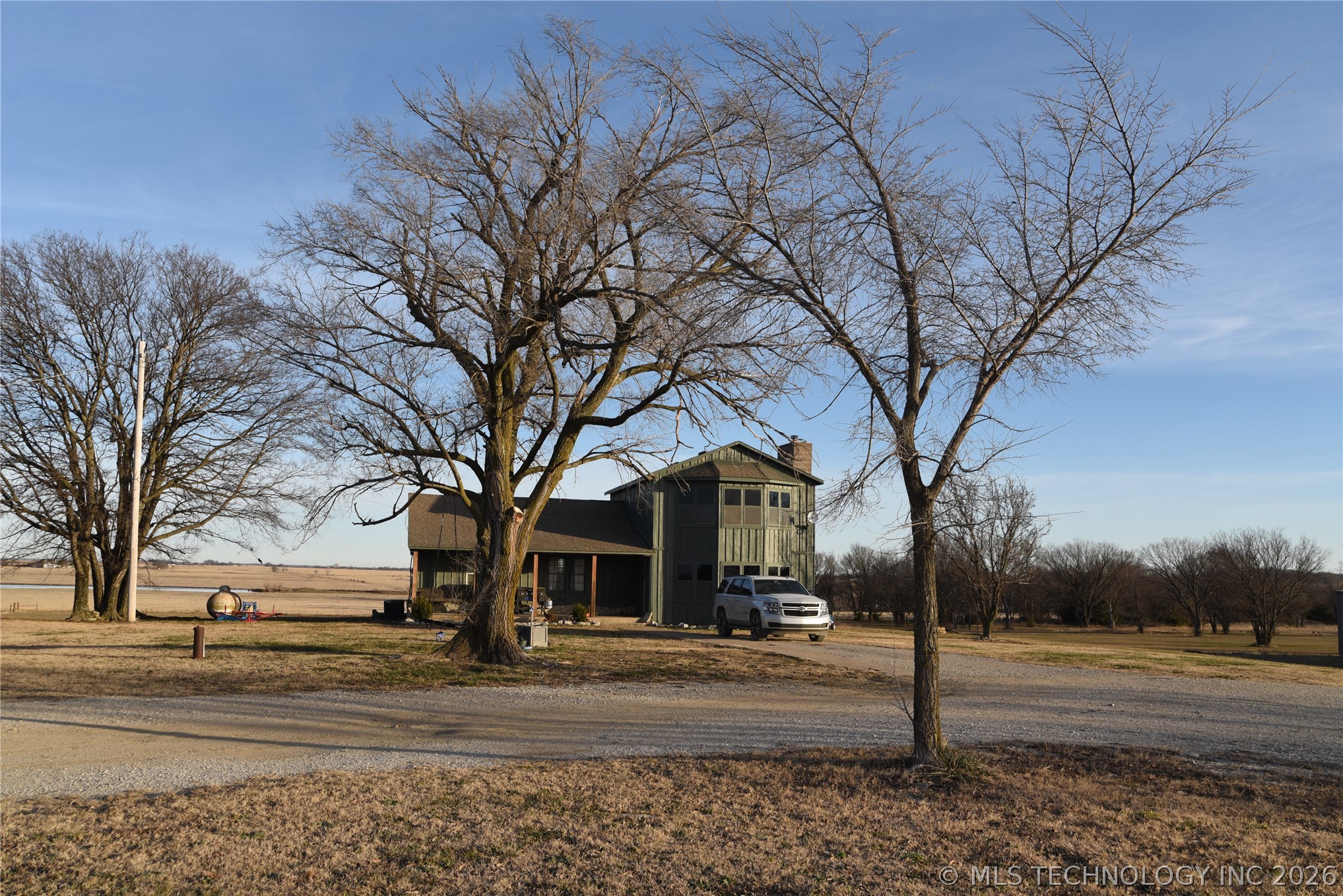 438474 E 350th Road Property Photo 3