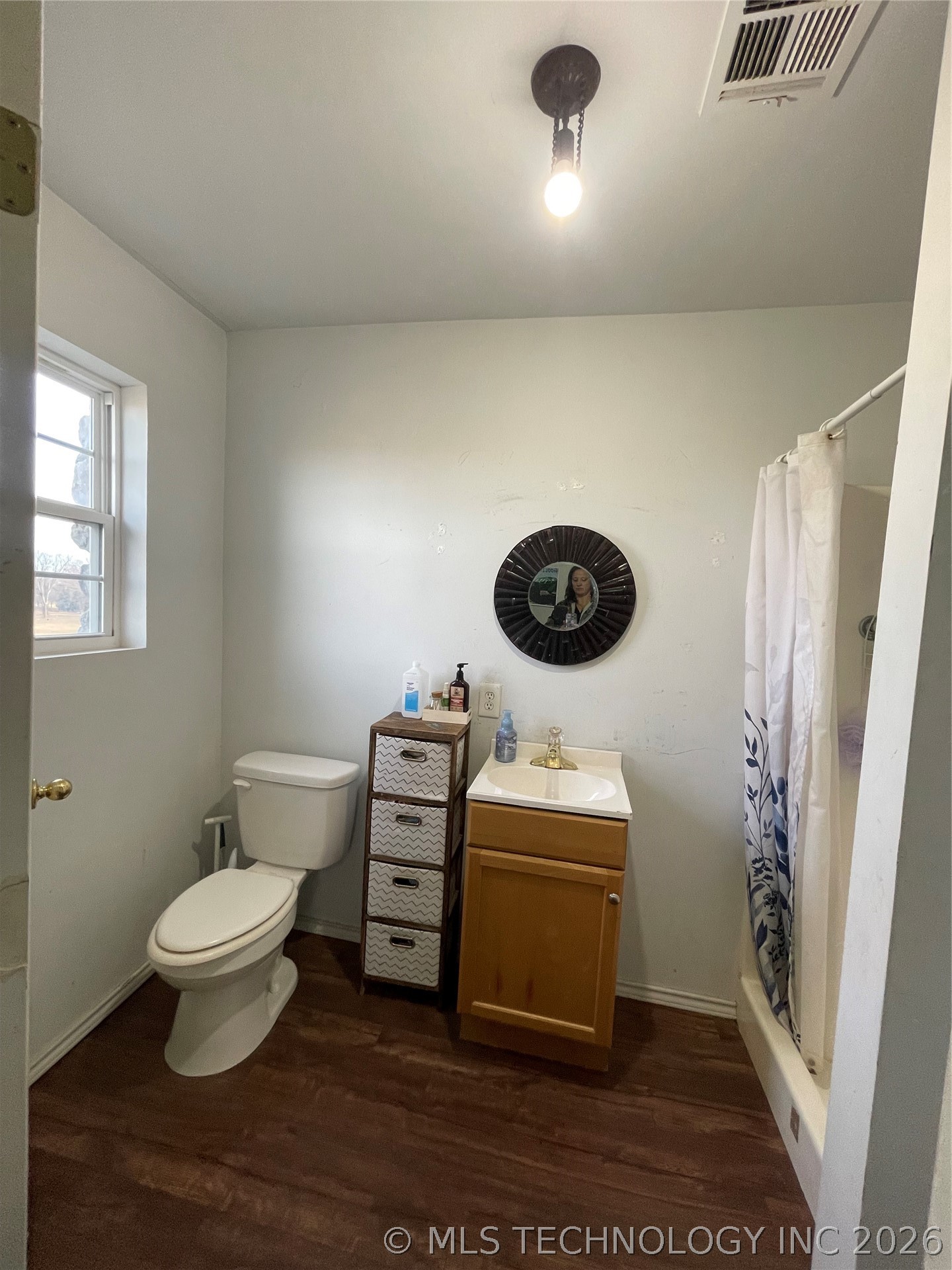 438474 E 350th Road Property Photo 11