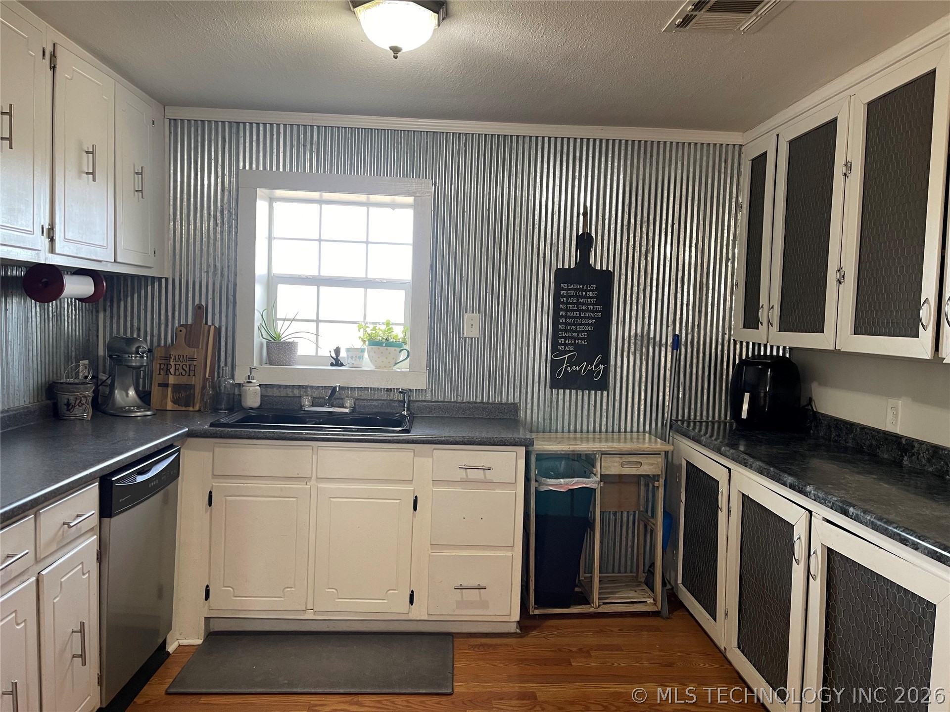 438474 E 350th Road Property Photo 16