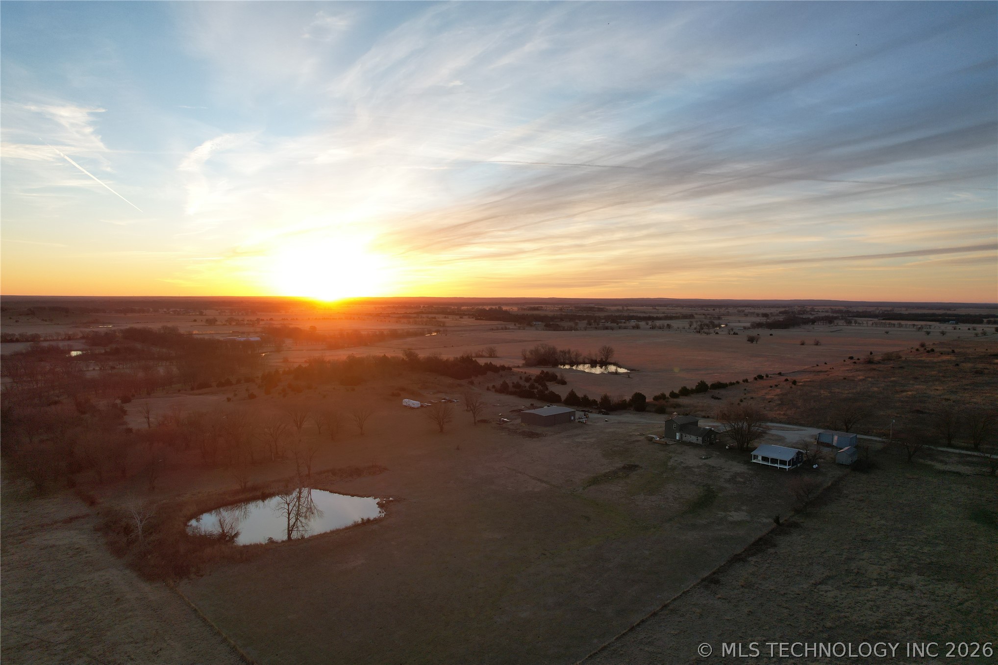 438474 E 350th Road Property Photo 47