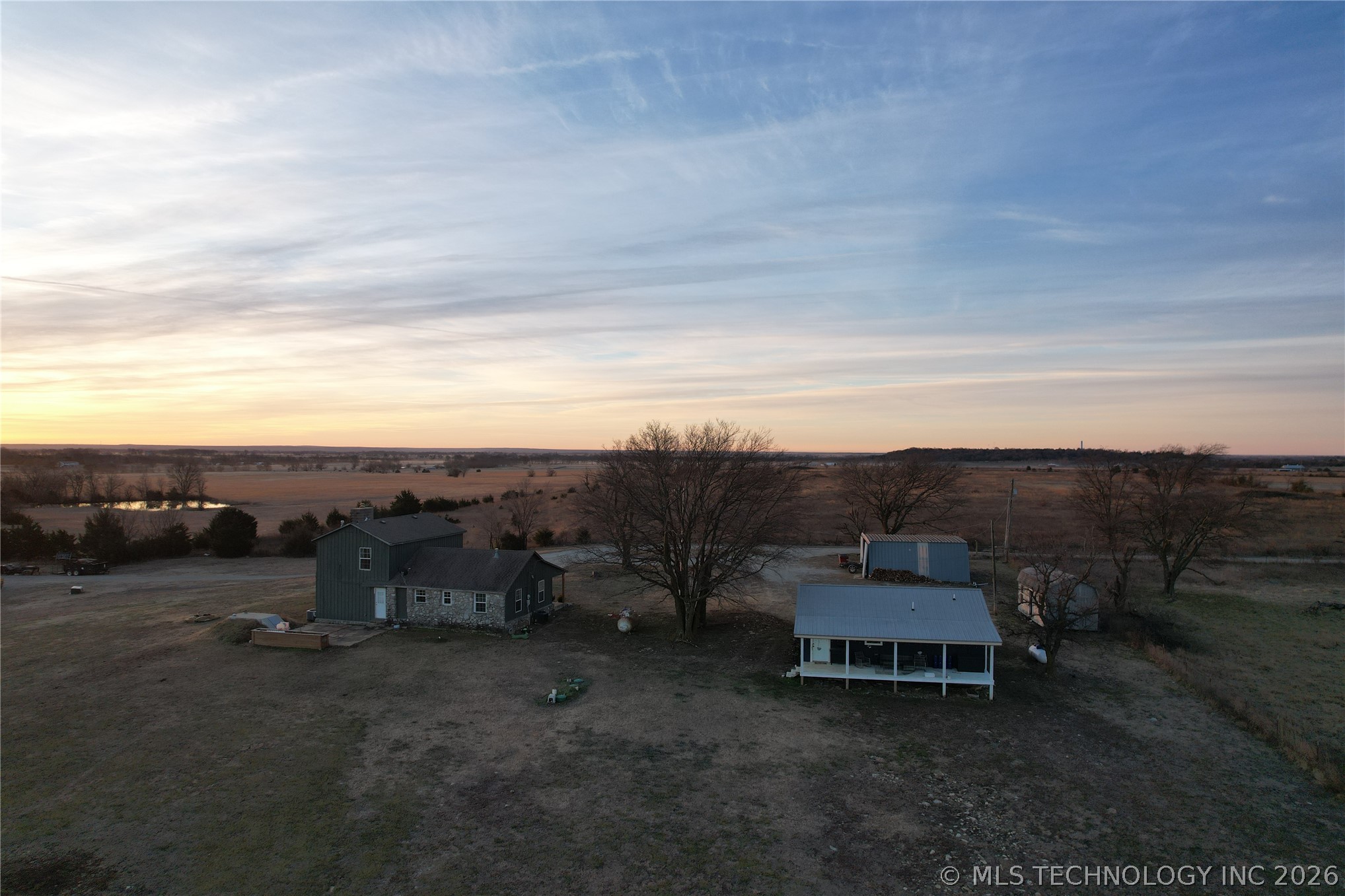 438474 E 350th Road Property Photo 54