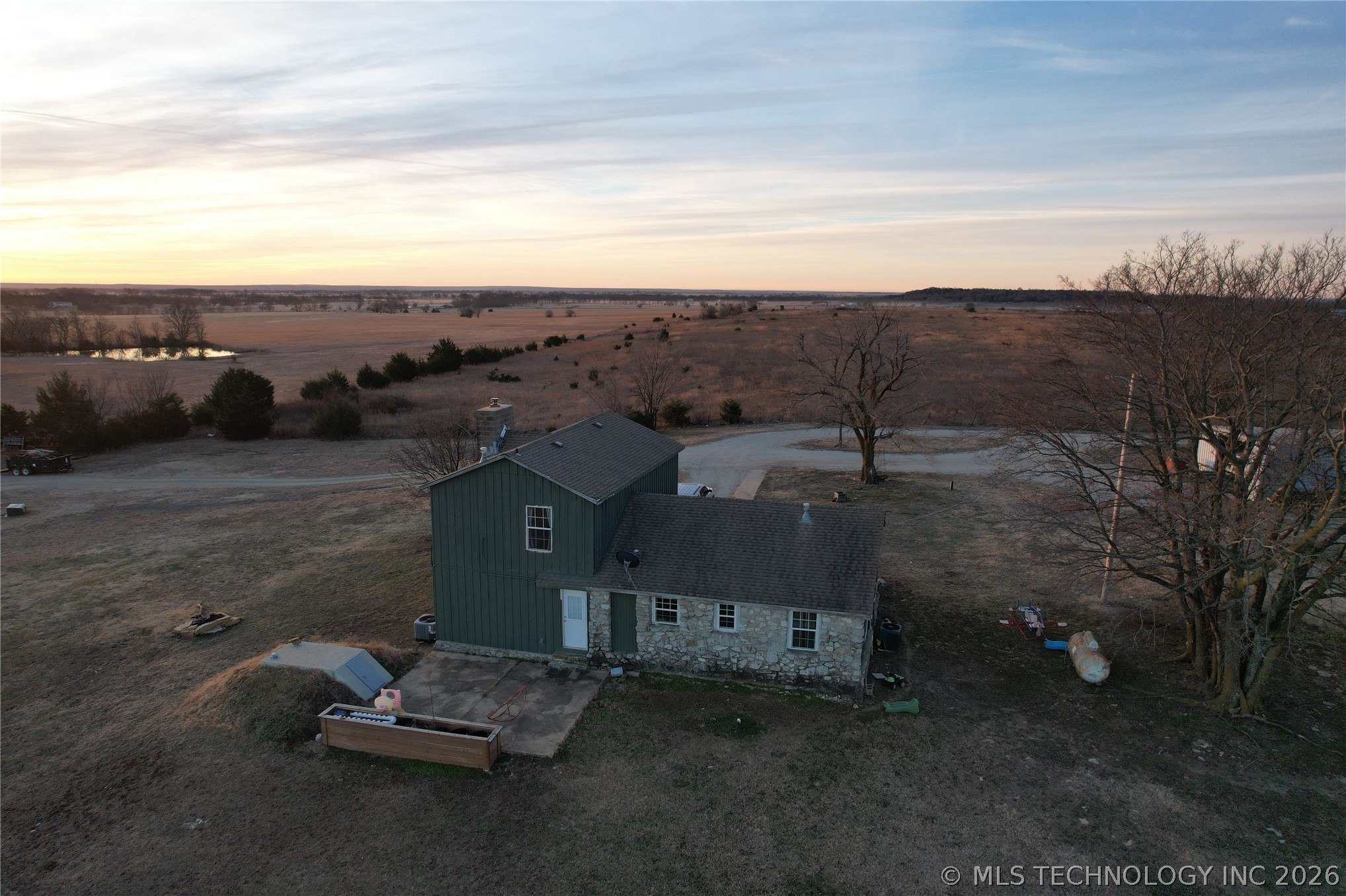 438474 E 350th Road Property Photo 55