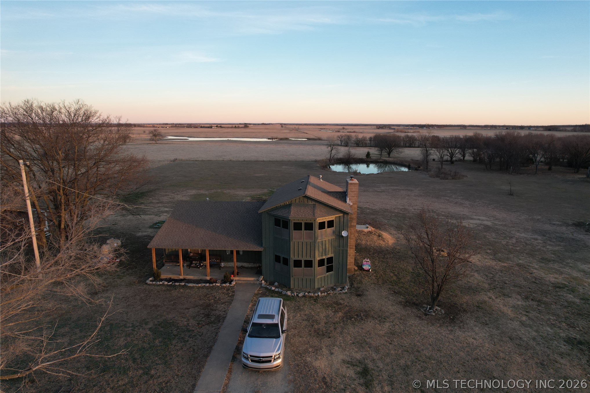 438474 E 350th Road Property Photo 56